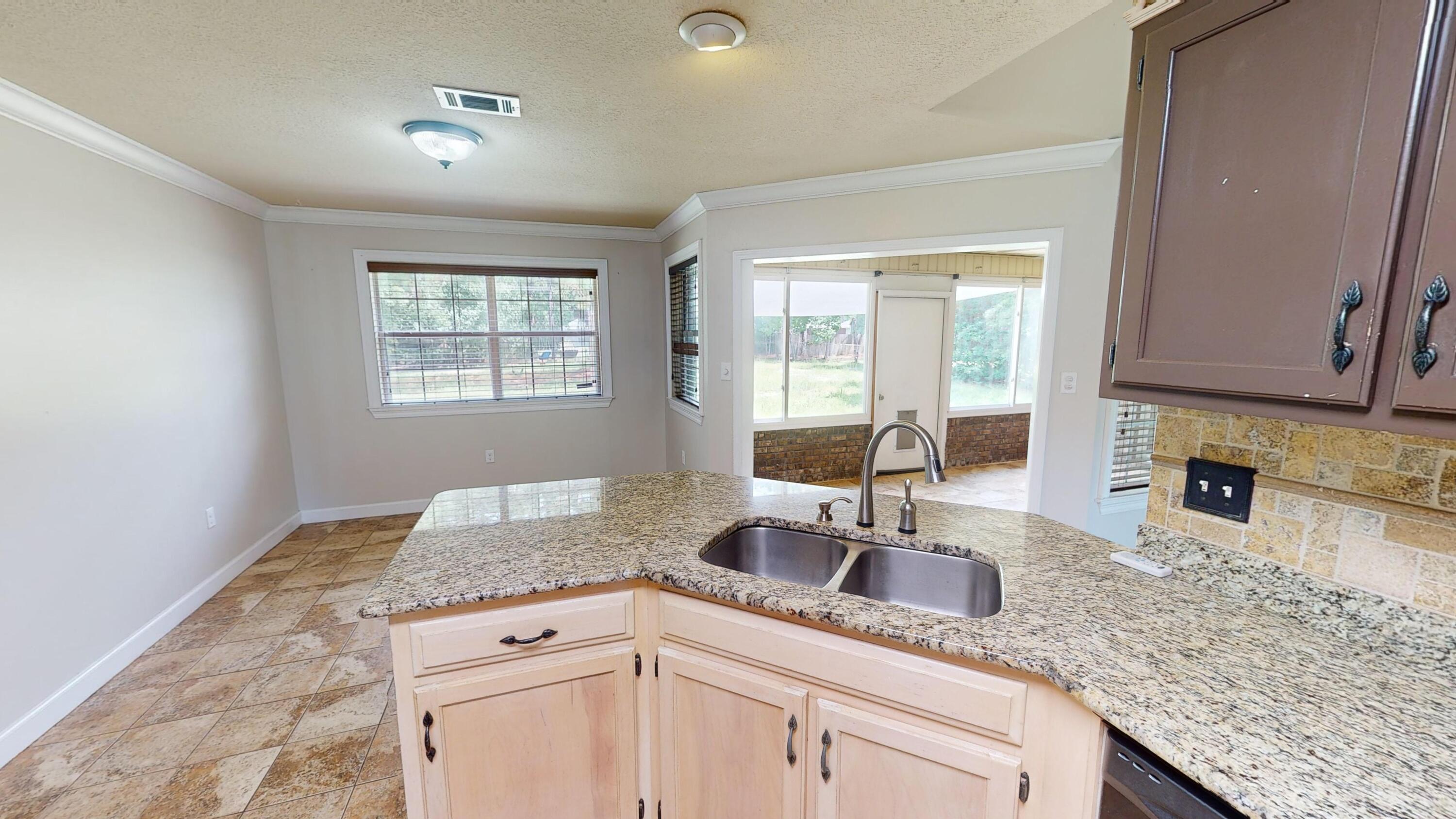 HOLLEY BY THE SEA - Residential