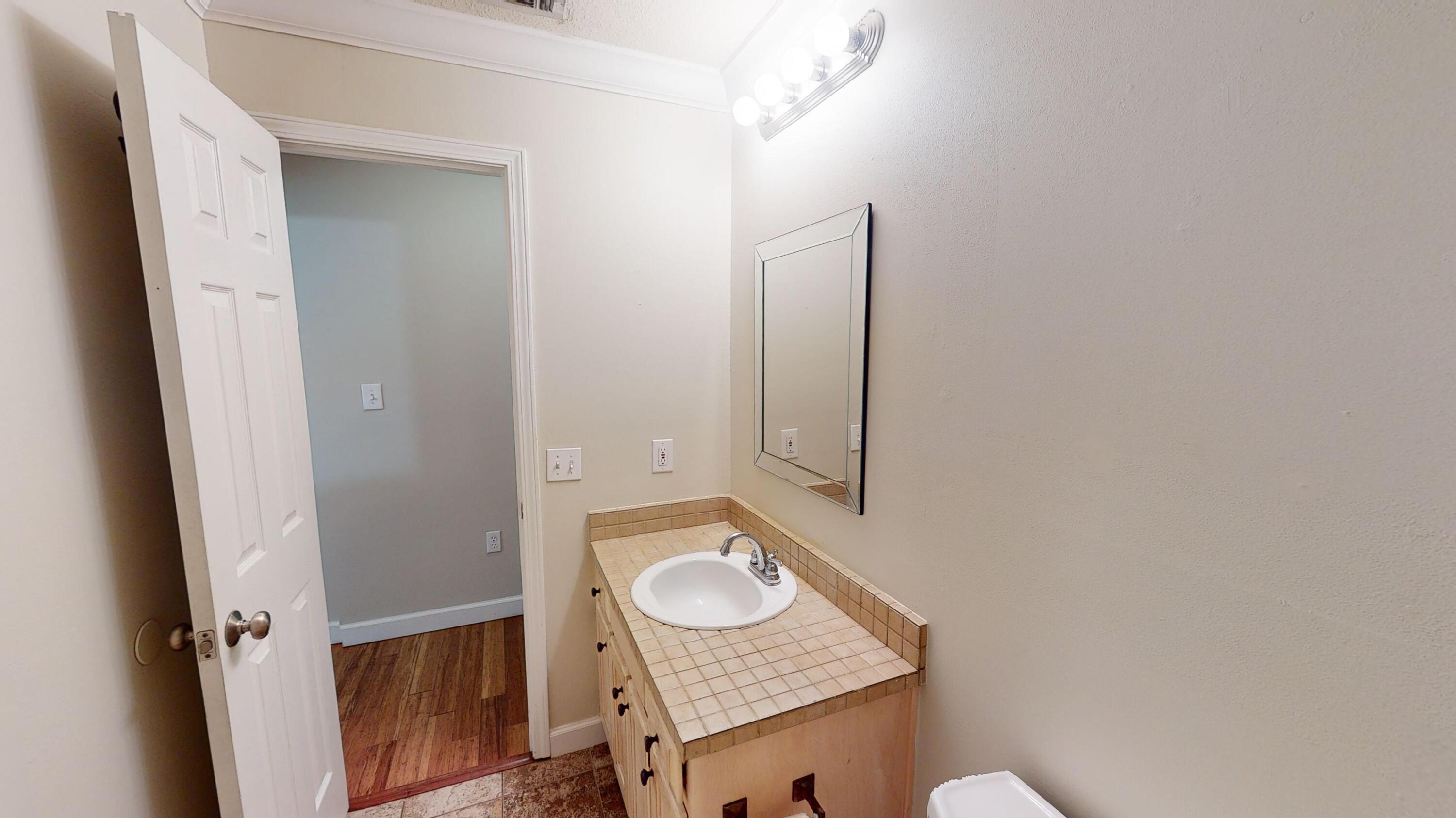 HOLLEY BY THE SEA - Residential