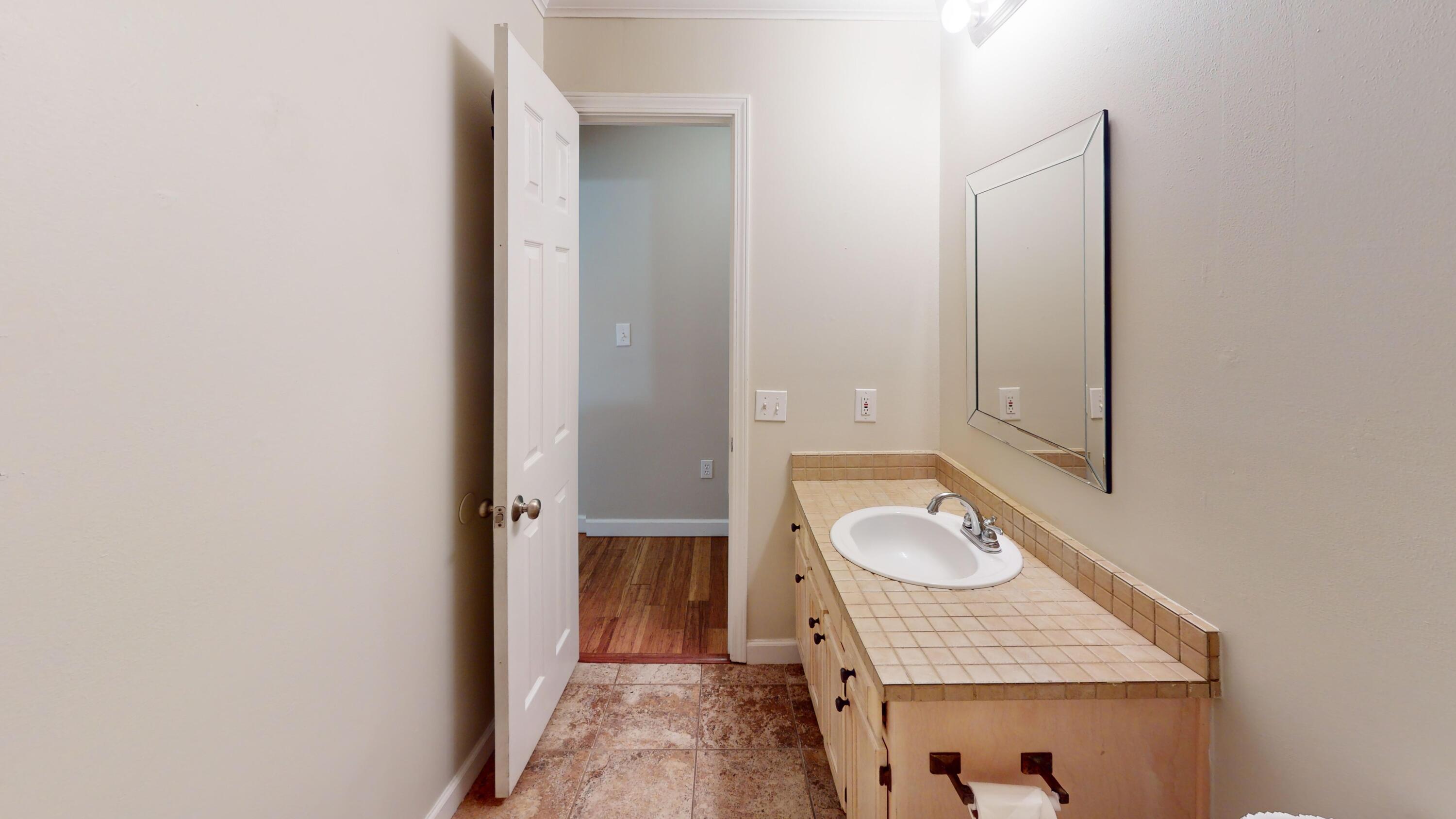 HOLLEY BY THE SEA - Residential