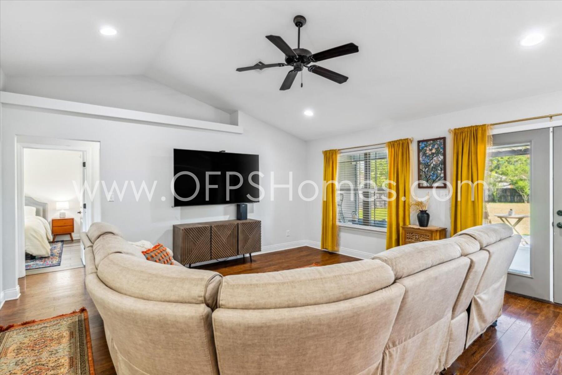 NAVARRE S/D 2ND ADDN - Residential Lease