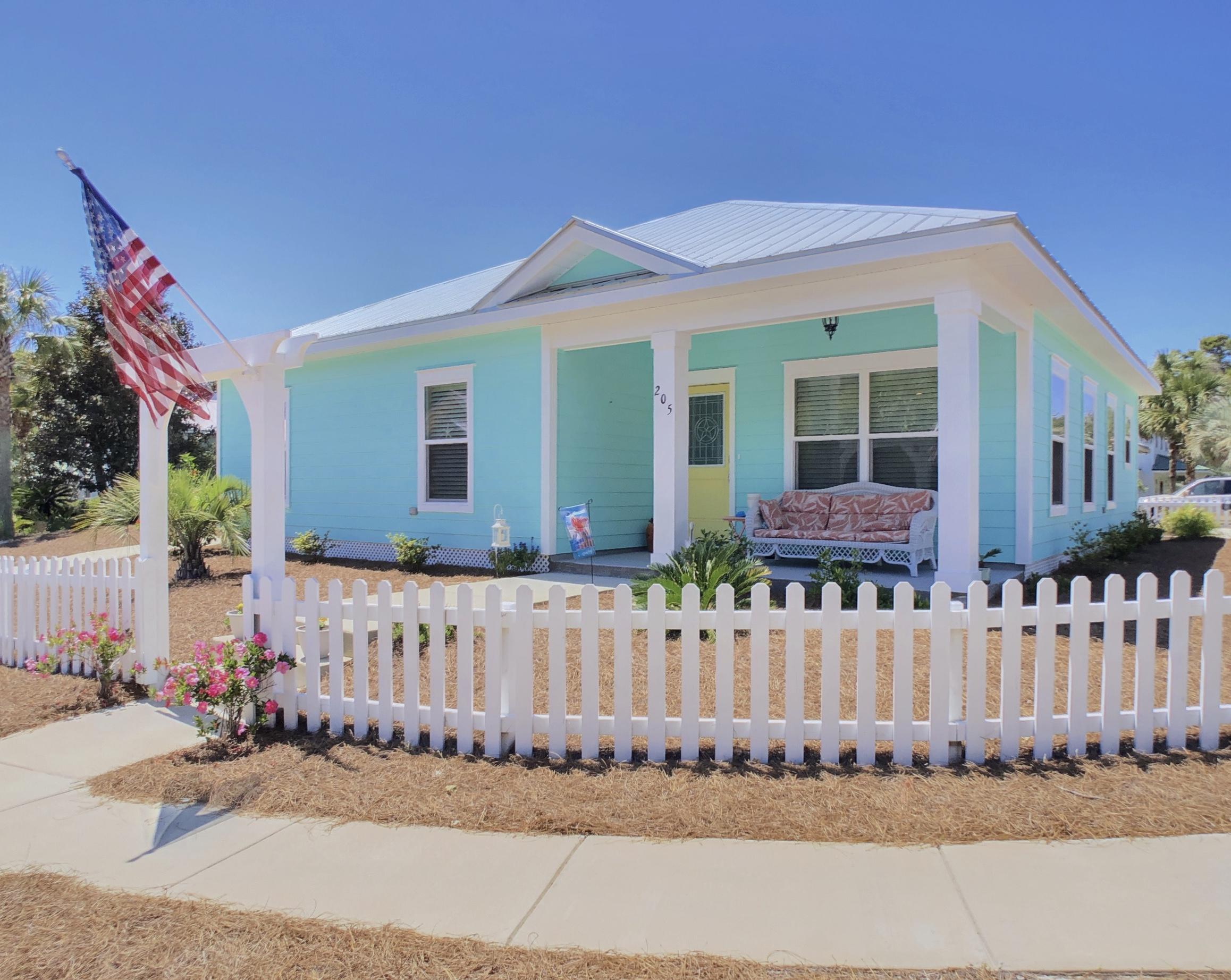 Beautiful two year old Coastal home within 9 minutes walking distance to the beautiful Emerald beach. Compete with Shaker style cabinets, Granite countertops, Tankless water heater,gas 5 burner stove and other special touches, this home is on a large corner lot. The lot has plenty of room for a swimming pool, as a plus, with extra parking. Move in today, completely furnished