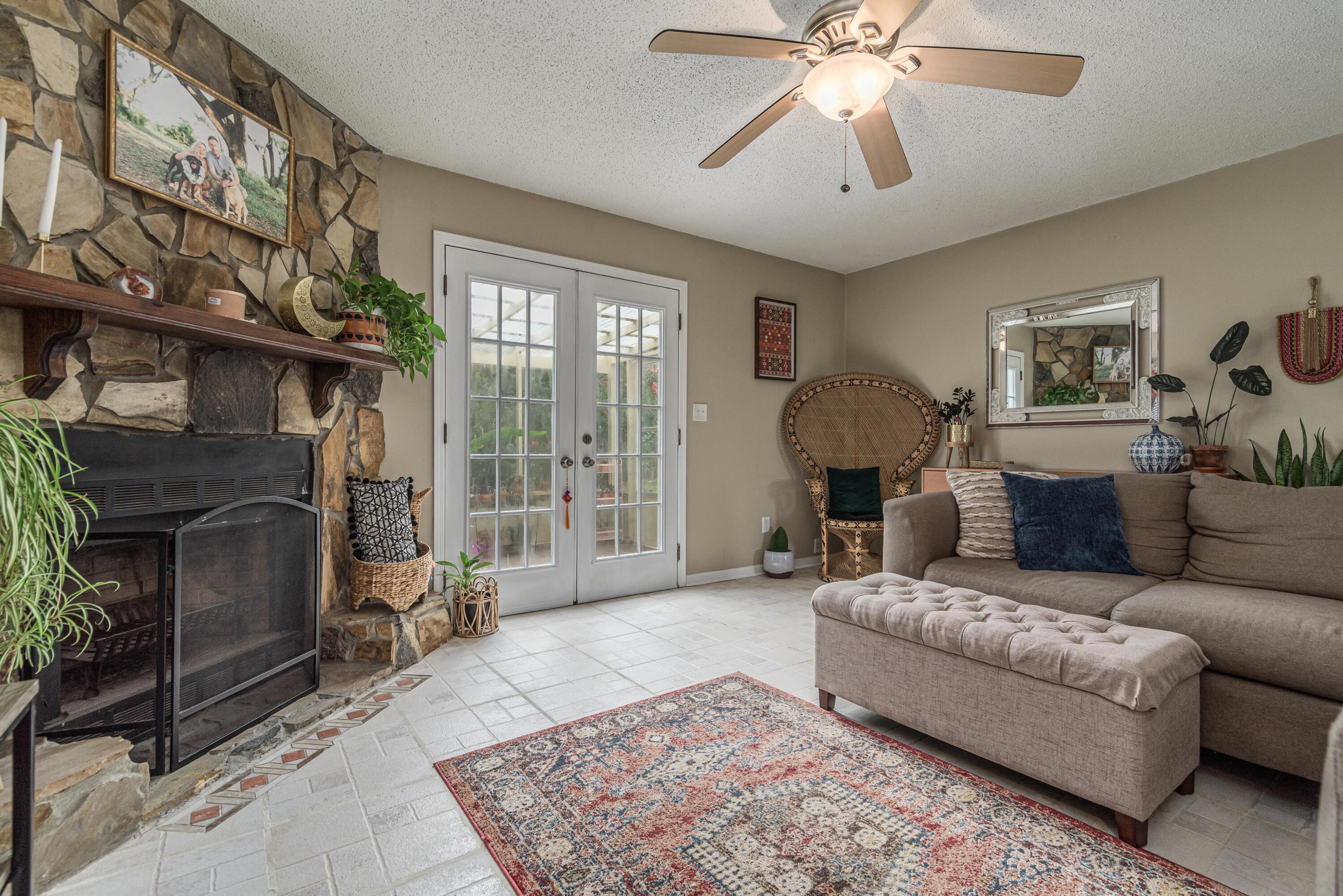 SANTA ROSA SHORES EAST - Residential