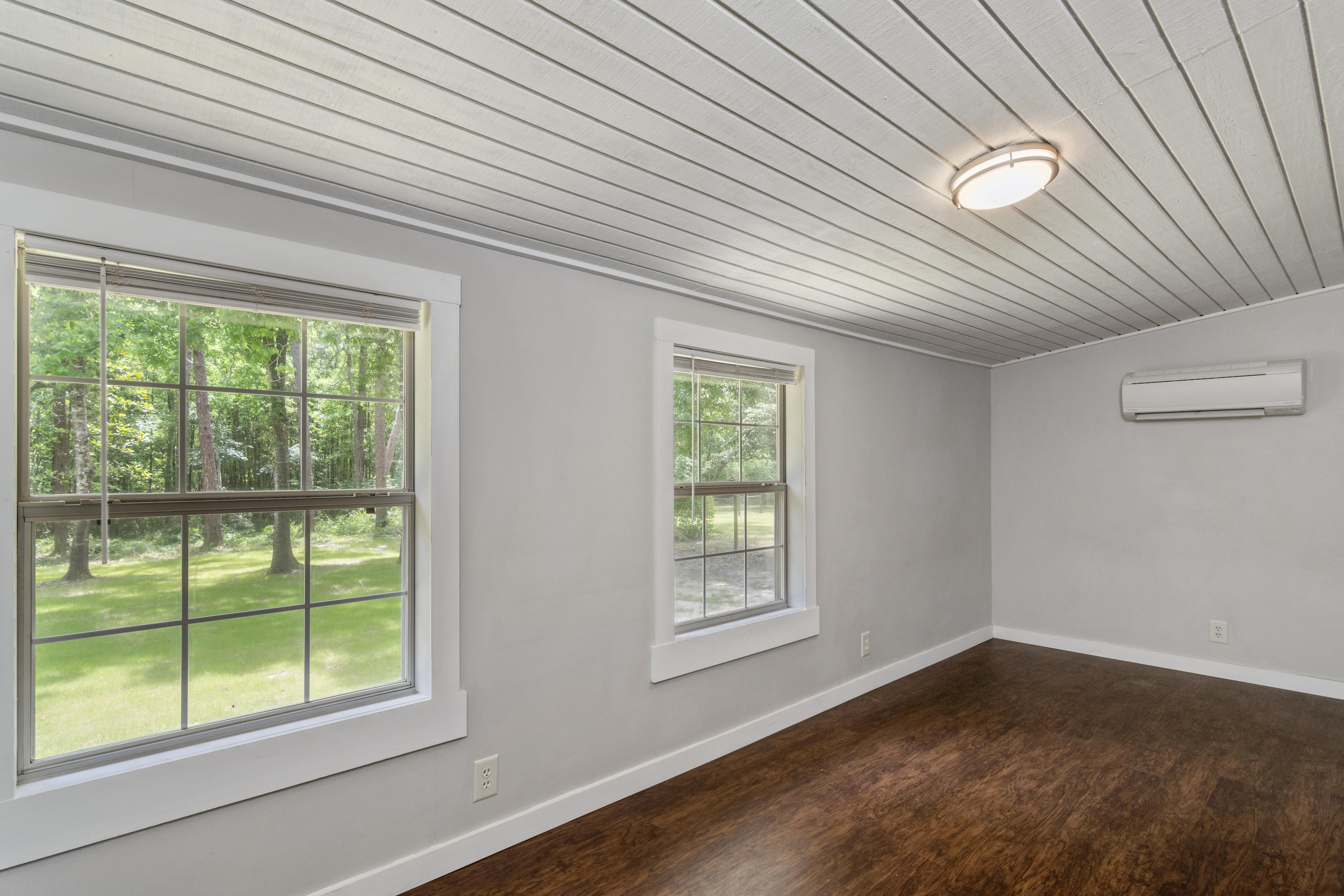 MORRIS ADDN TO CRESTVIEW - Residential