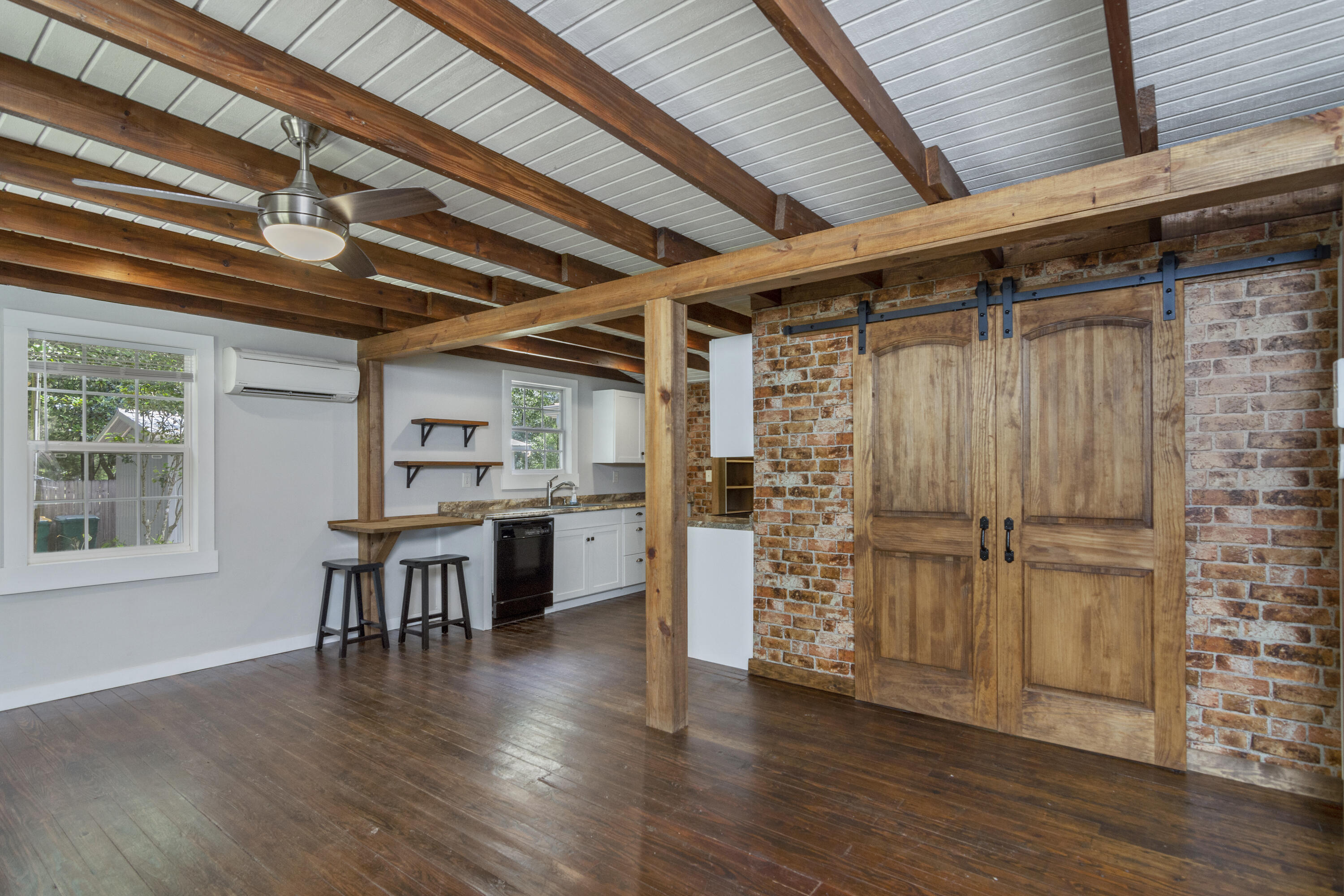 MORRIS ADDN TO CRESTVIEW - Residential