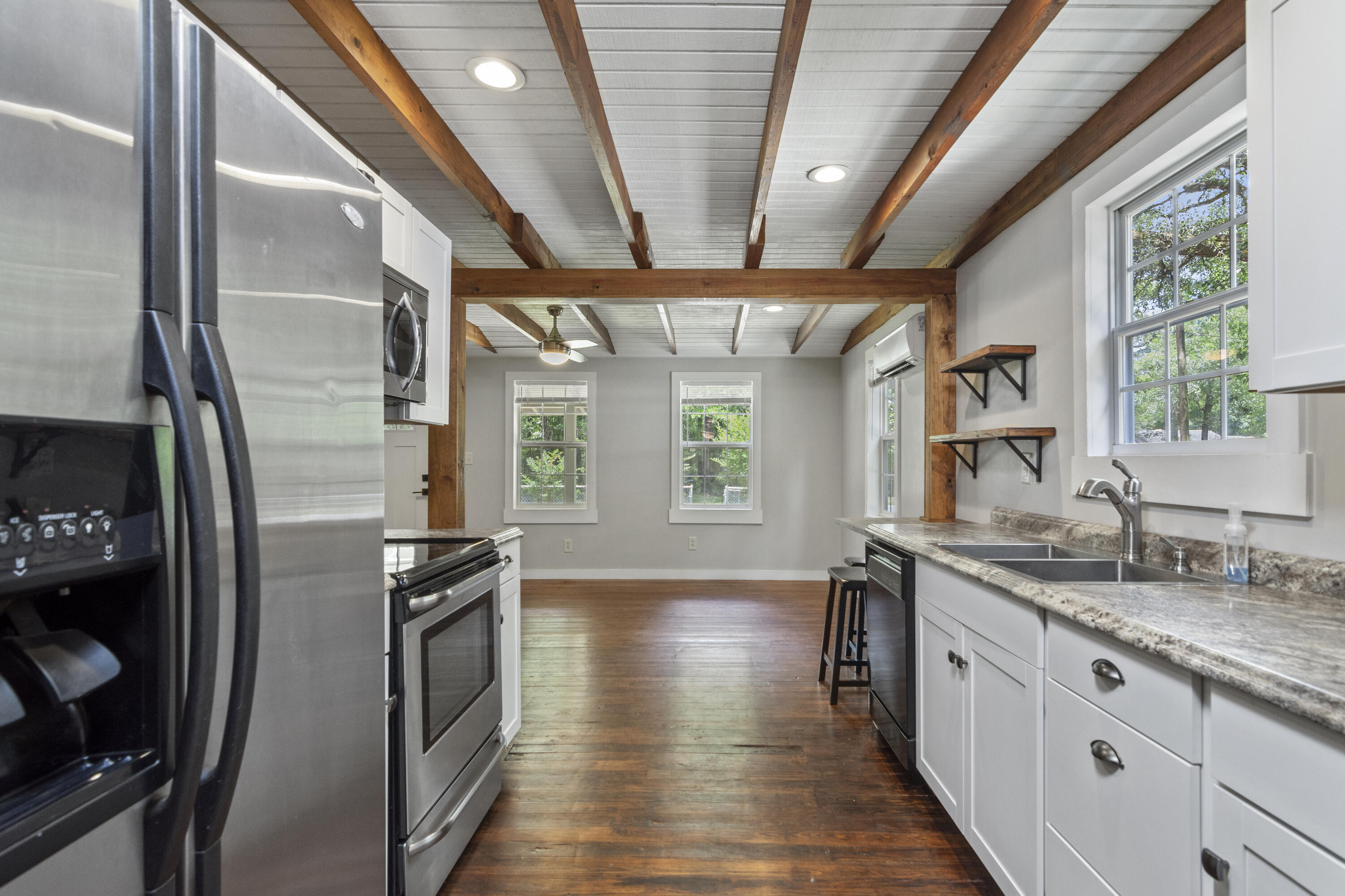 MORRIS ADDN TO CRESTVIEW - Residential