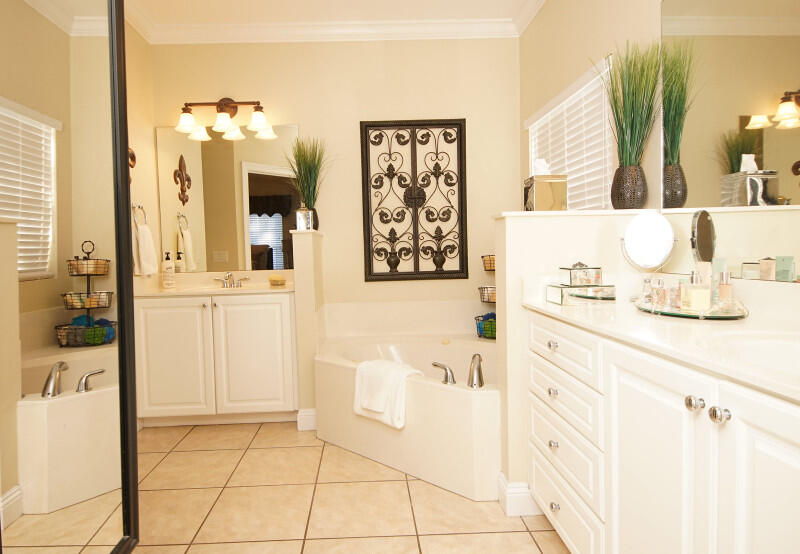 MEDITERRANEAN VILLAGE AT BLUEWATER BAY - Residential Lease