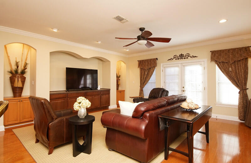 MEDITERRANEAN VILLAGE AT BLUEWATER BAY - Residential Lease