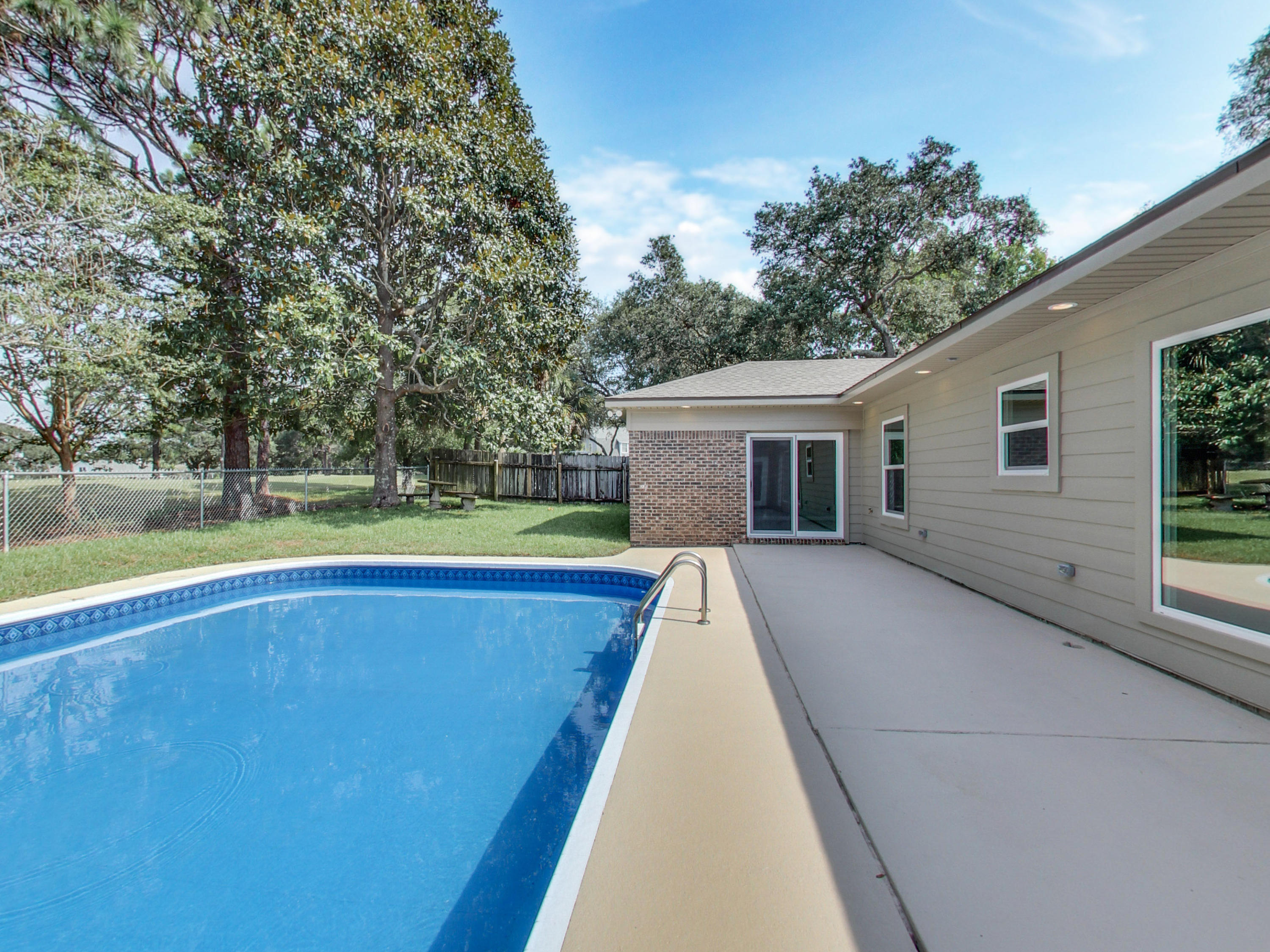 LAKE LORRAINE ESTATES 3 - Residential