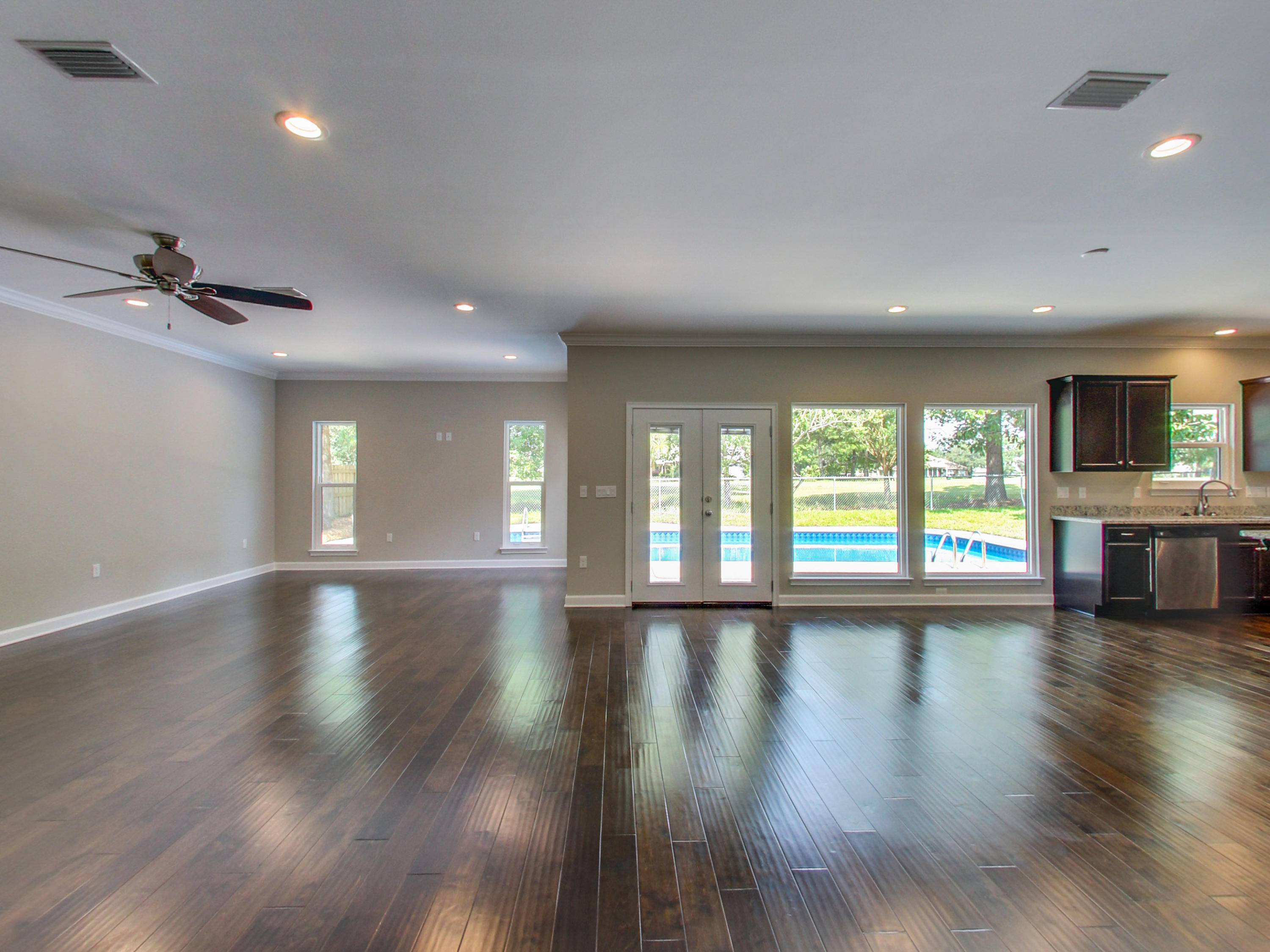 LAKE LORRAINE ESTATES 3 - Residential