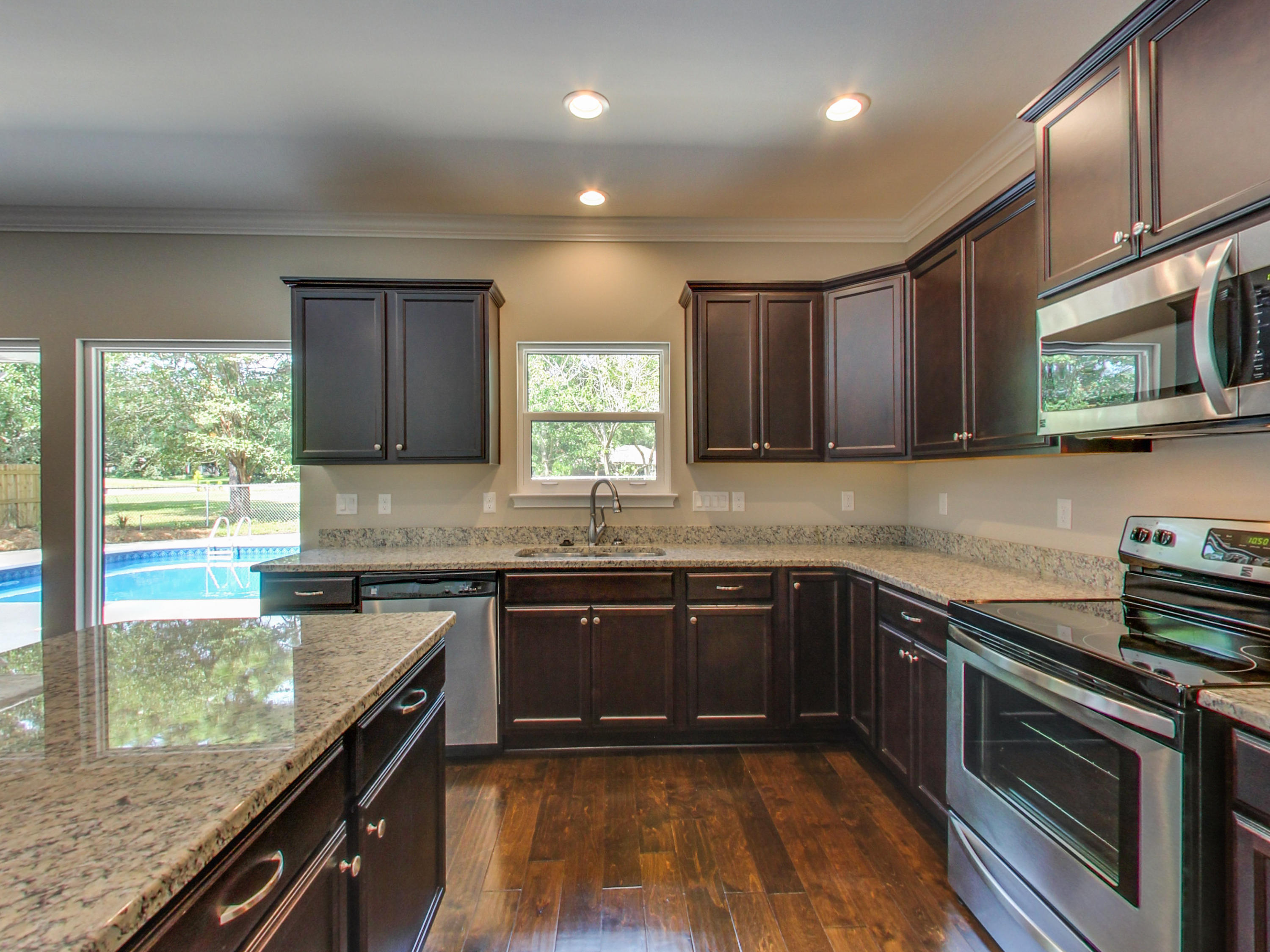 LAKE LORRAINE ESTATES 3 - Residential