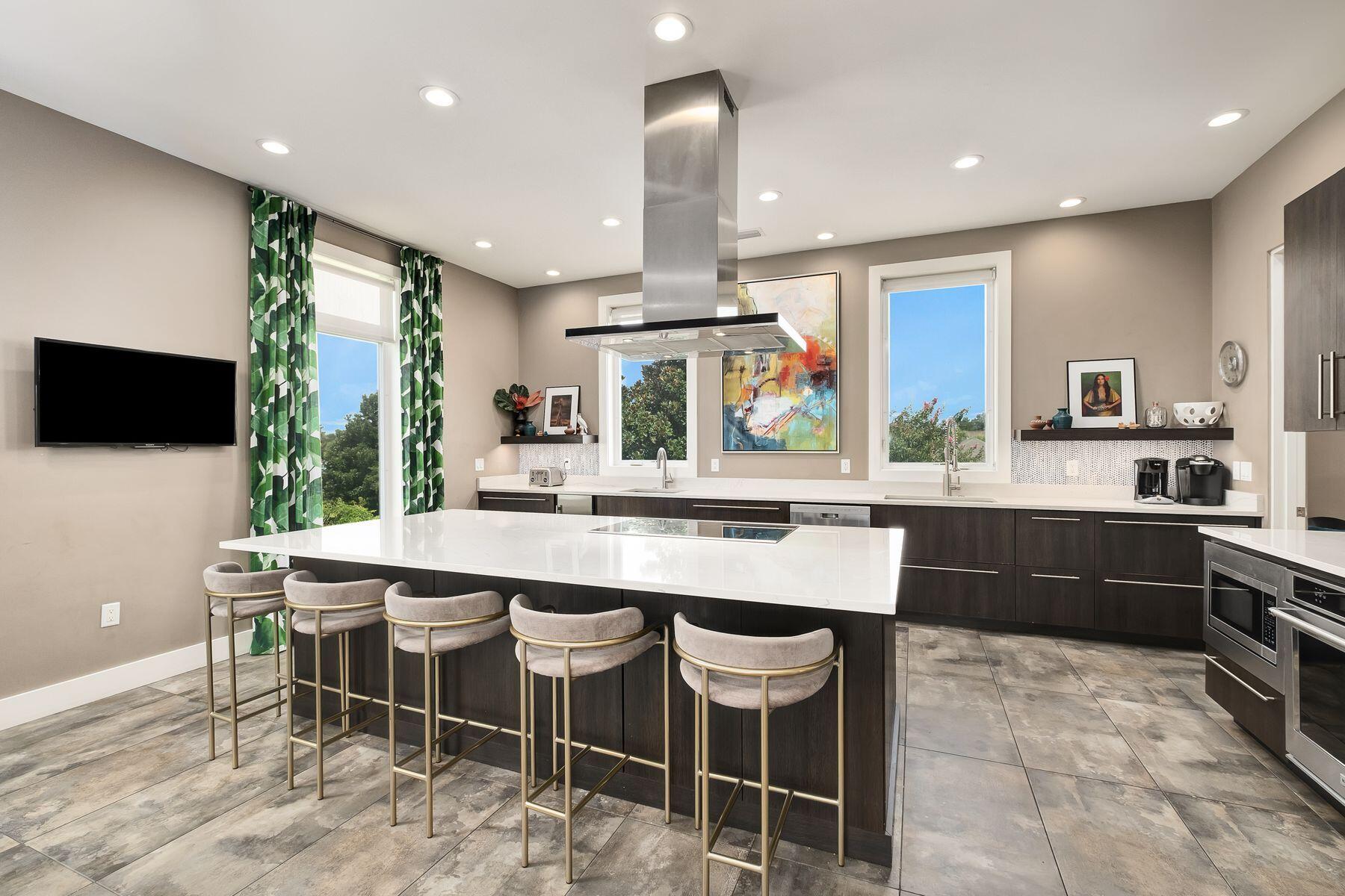 AVALON BEACH ESTATES - Residential
