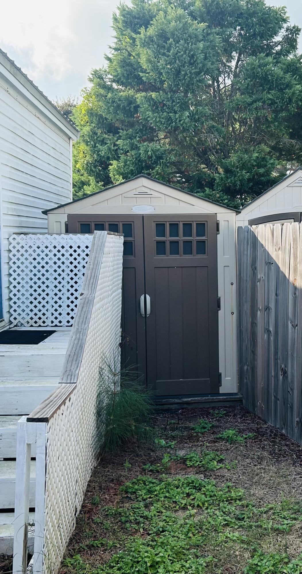 Destin East Mobile Home Park - Residential