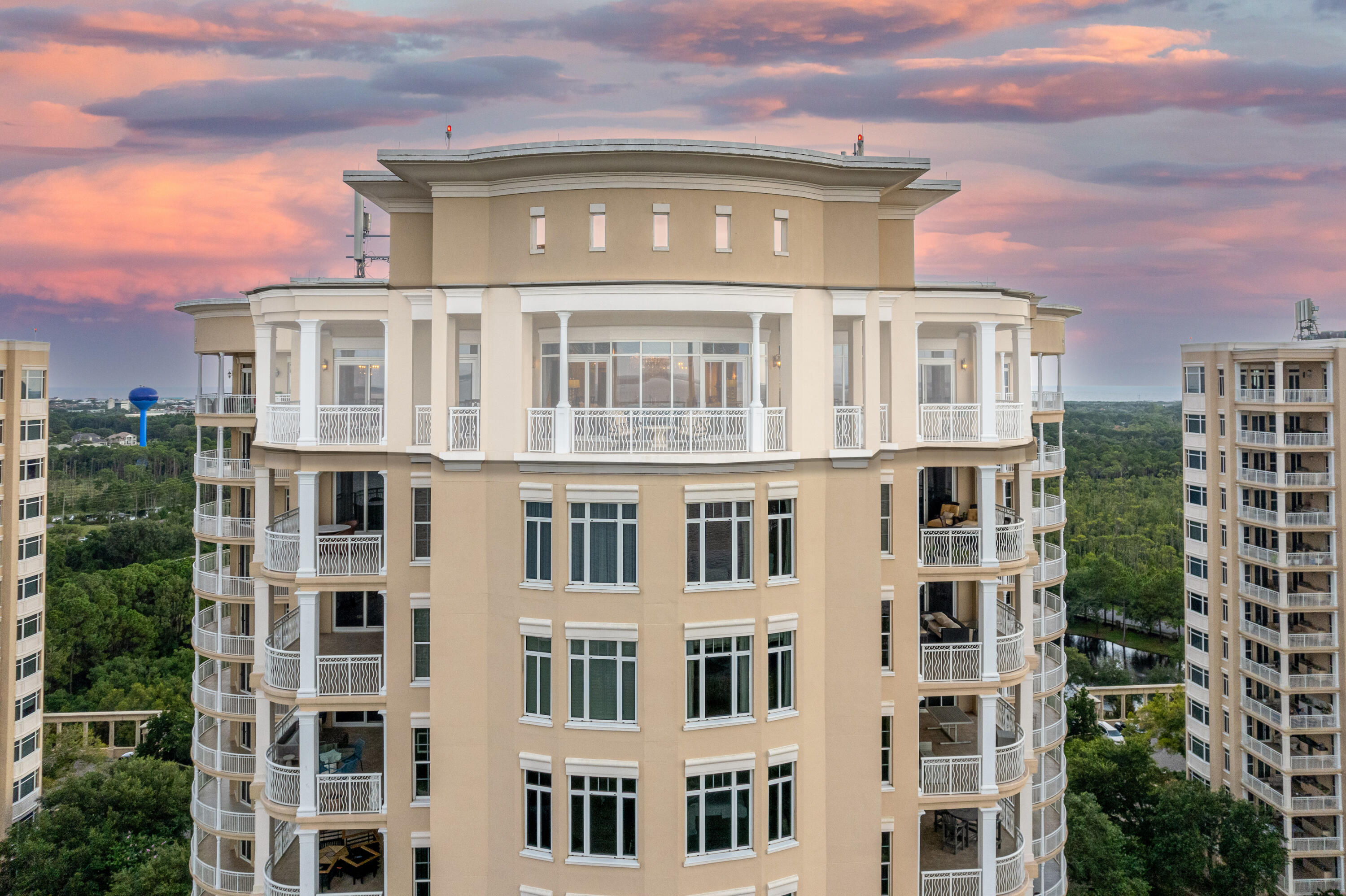 ONE WATER PLACE AT KELLY PLANTATION - Residential