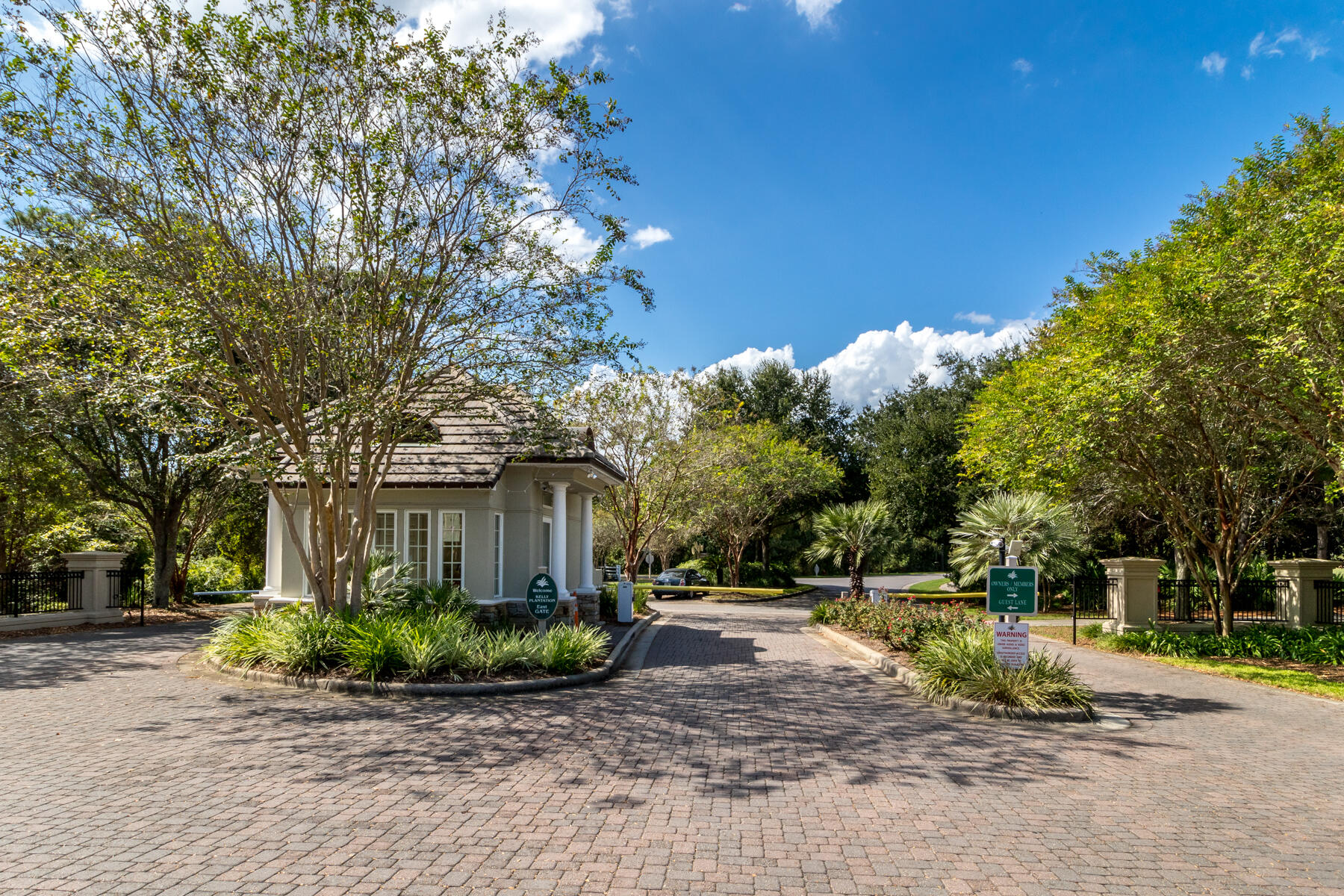 ONE WATER PLACE AT KELLY PLANTATION - Residential