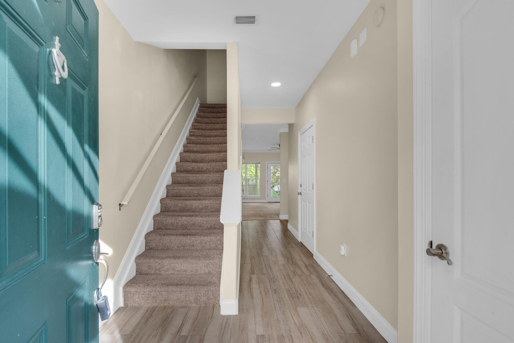 OLD BAY T/H - Residential Lease