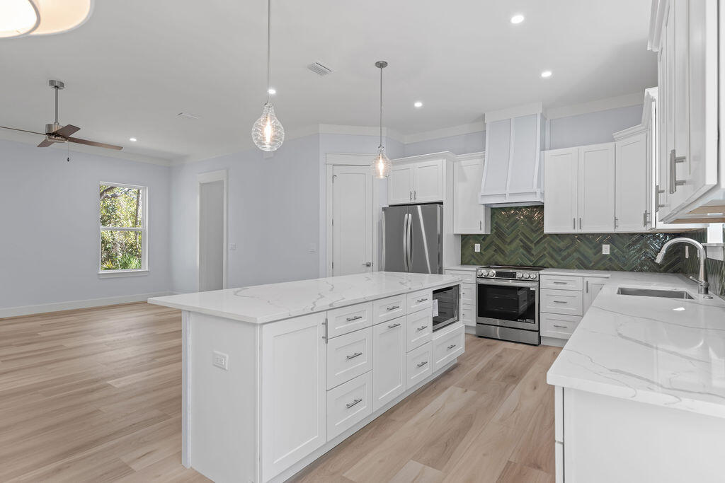 HIDDEN GROVE - Residential