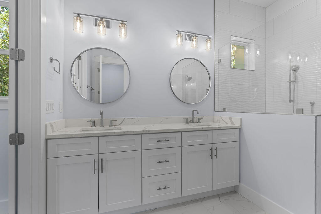 HIDDEN GROVE - Residential