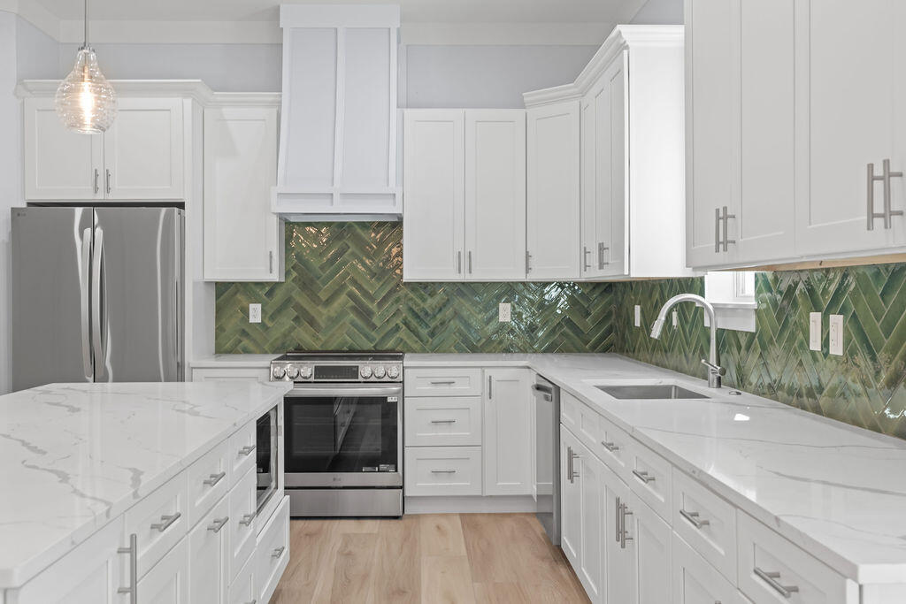 HIDDEN GROVE - Residential