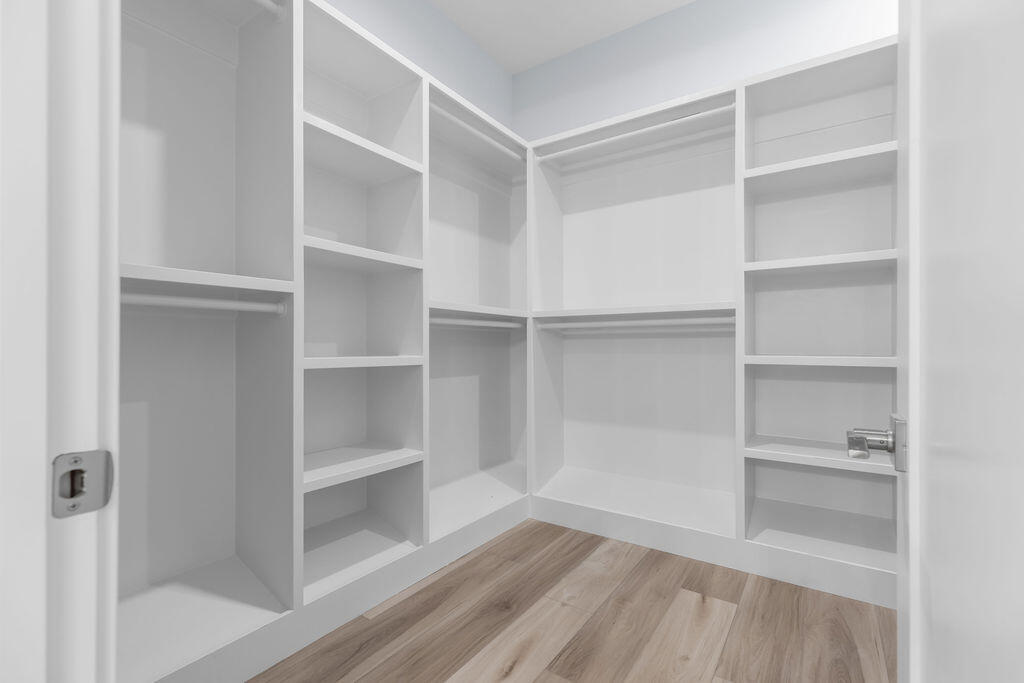 HIDDEN GROVE - Residential