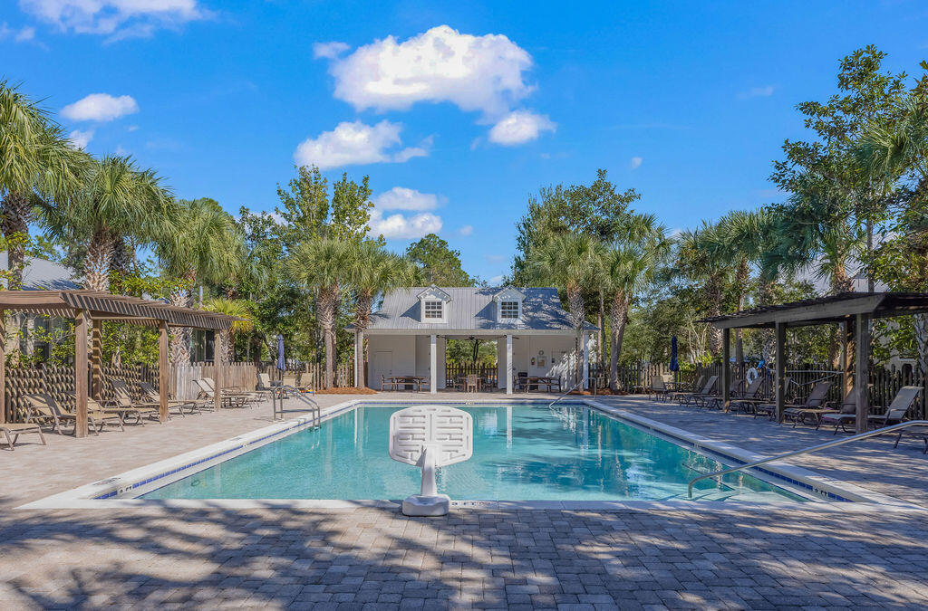 HIDDEN GROVE - Residential