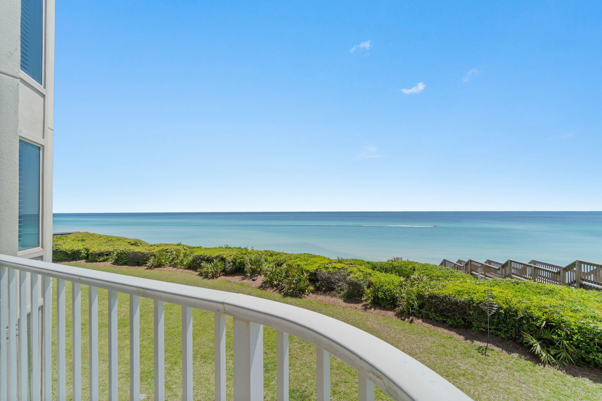 TRANQUILLITY ON THE BEACH - Residential