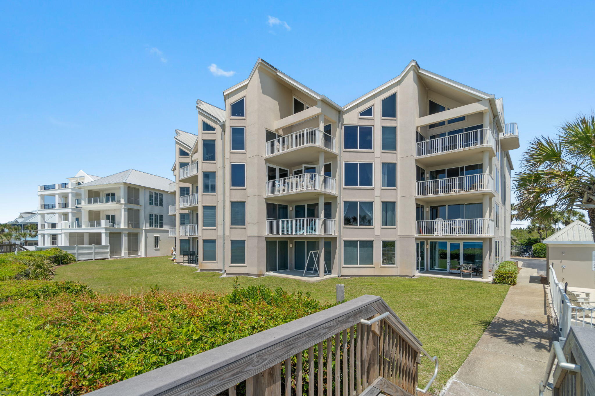 TRANQUILLITY ON THE BEACH - Residential