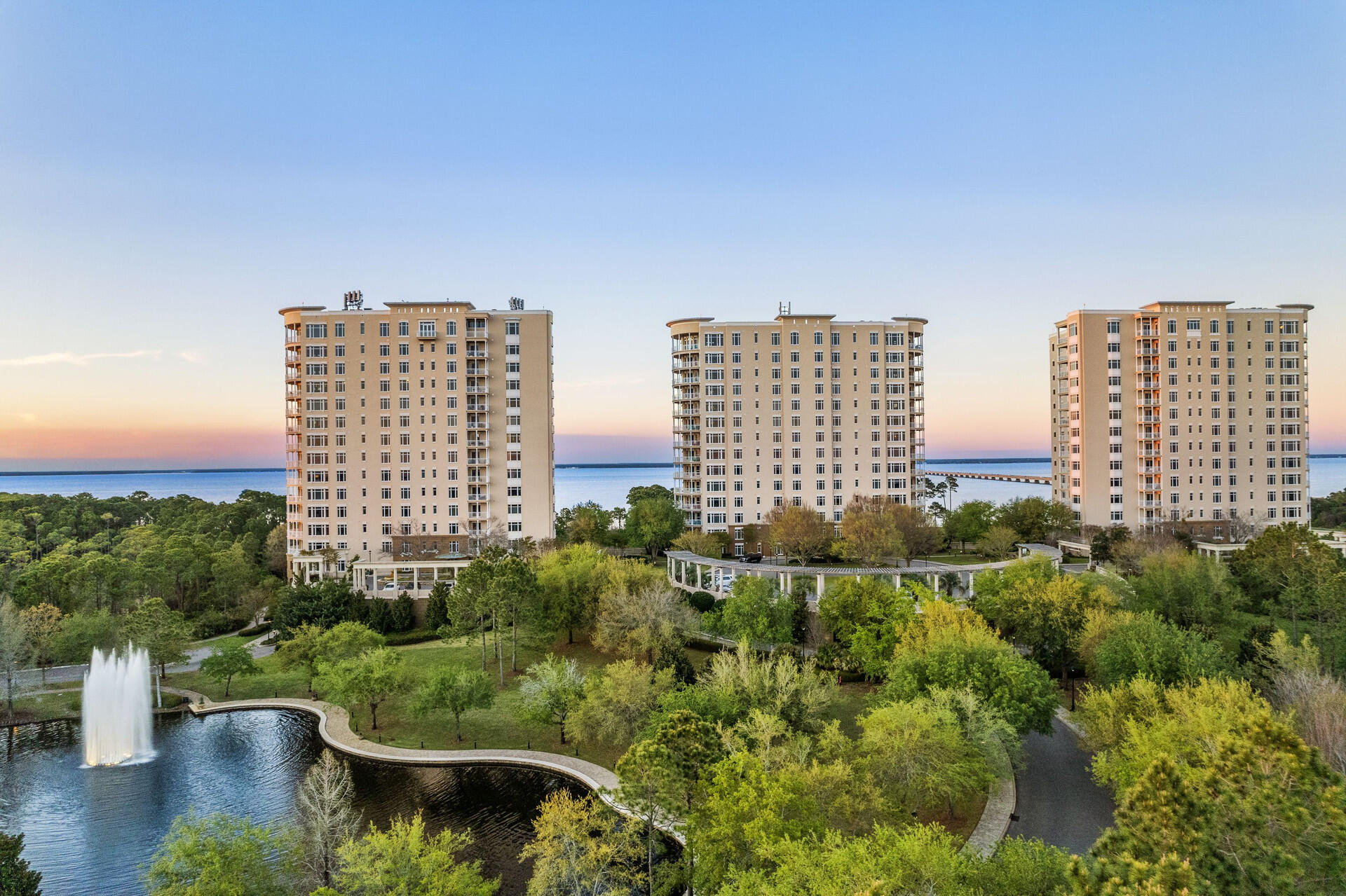 ONE WATER PLACE - Residential