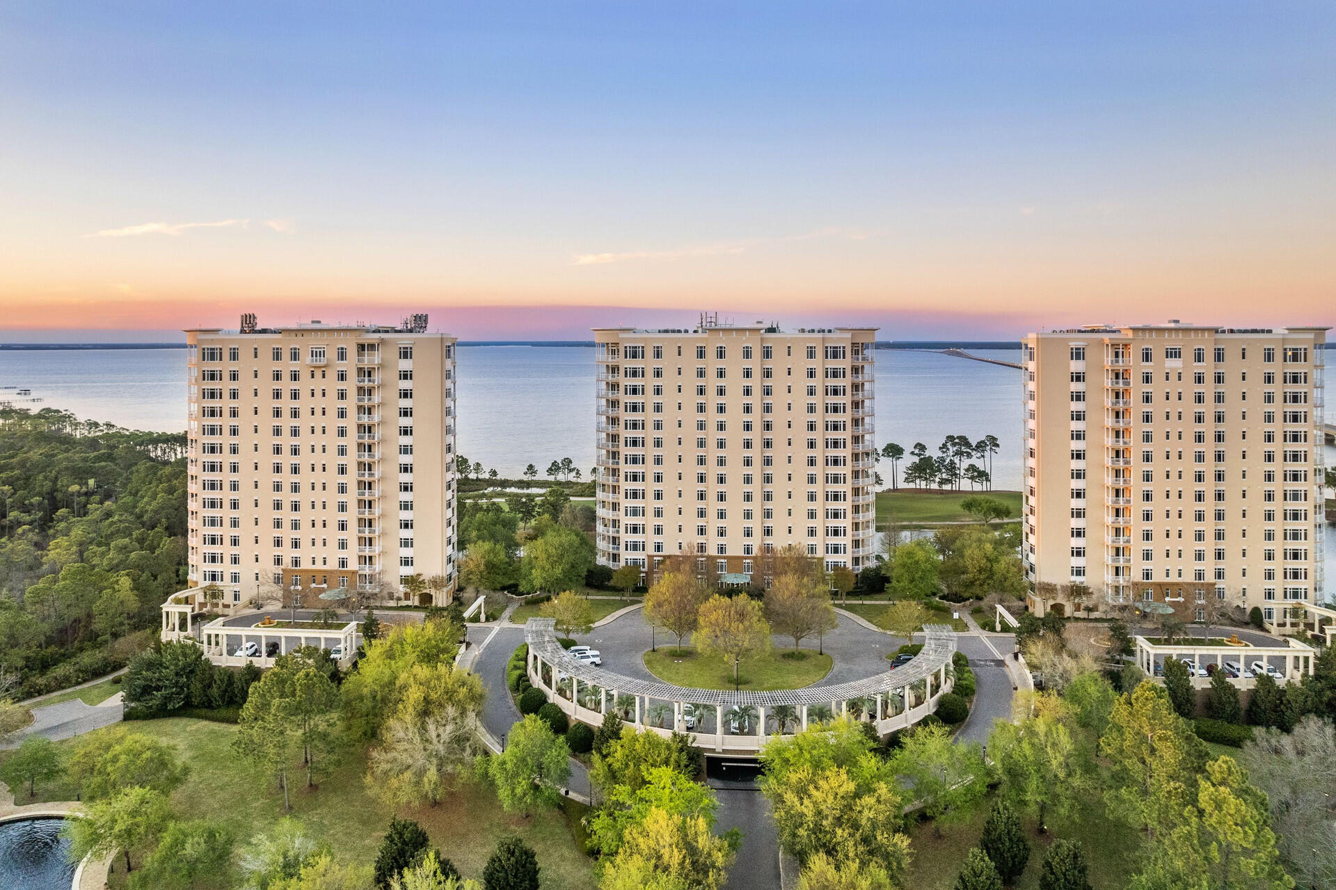 ONE WATER PLACE - Residential