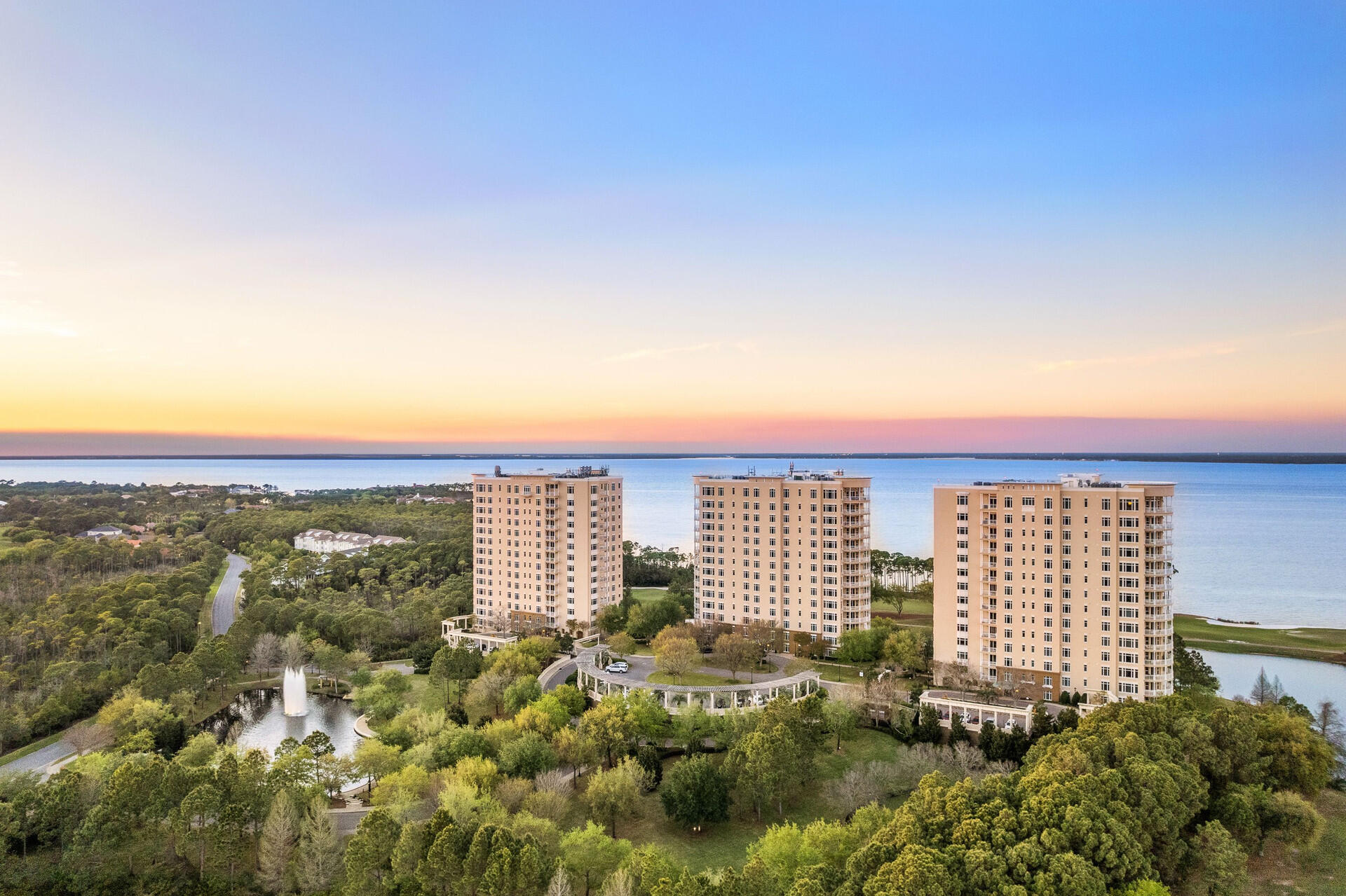 ONE WATER PLACE - Residential