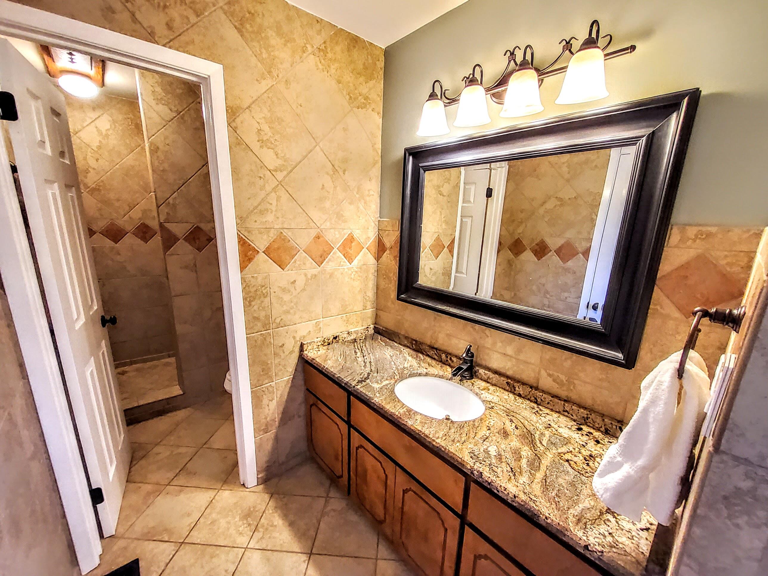 WHISPERING OAKS - Residential