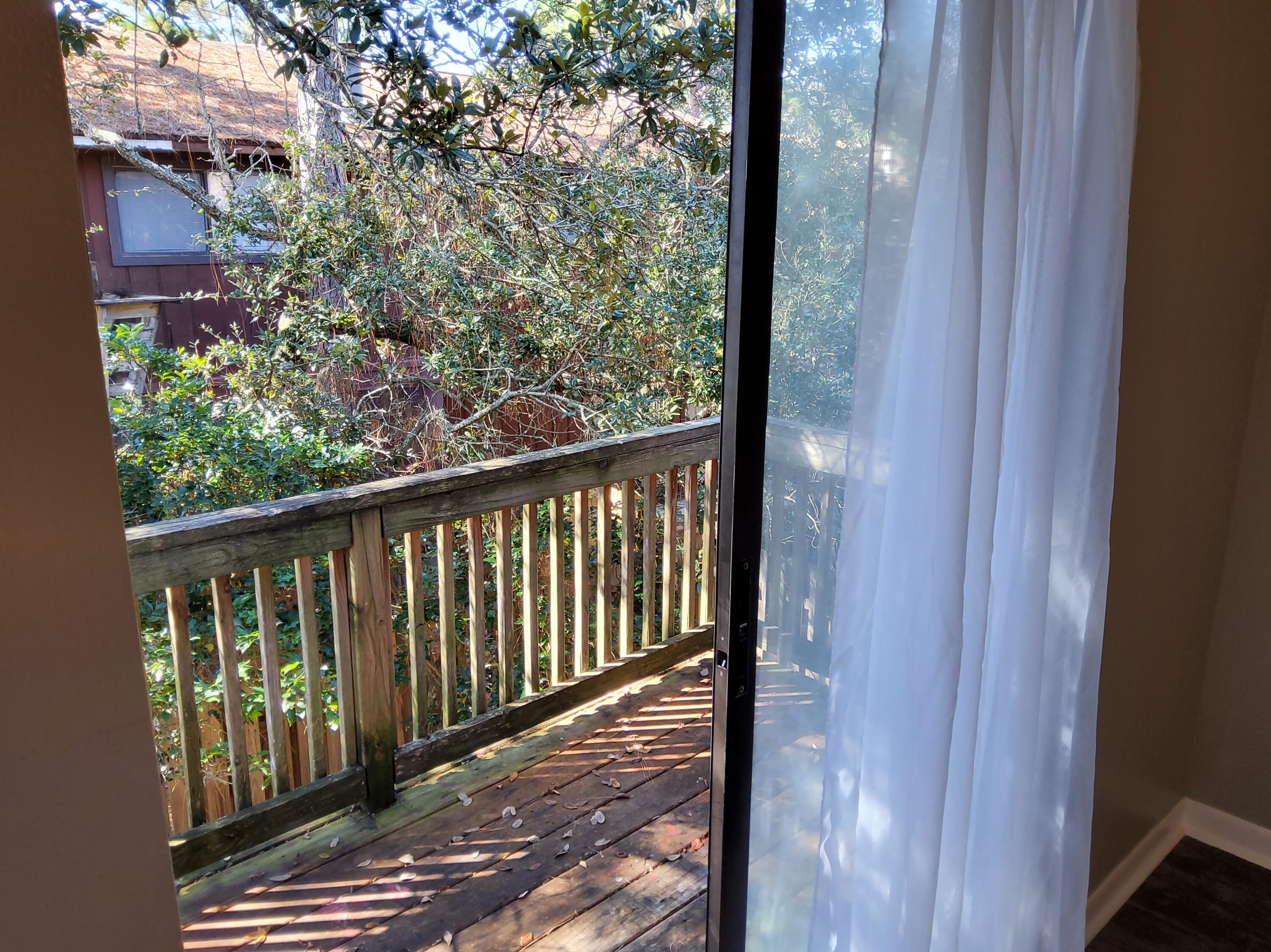 WHISPERING OAKS - Residential