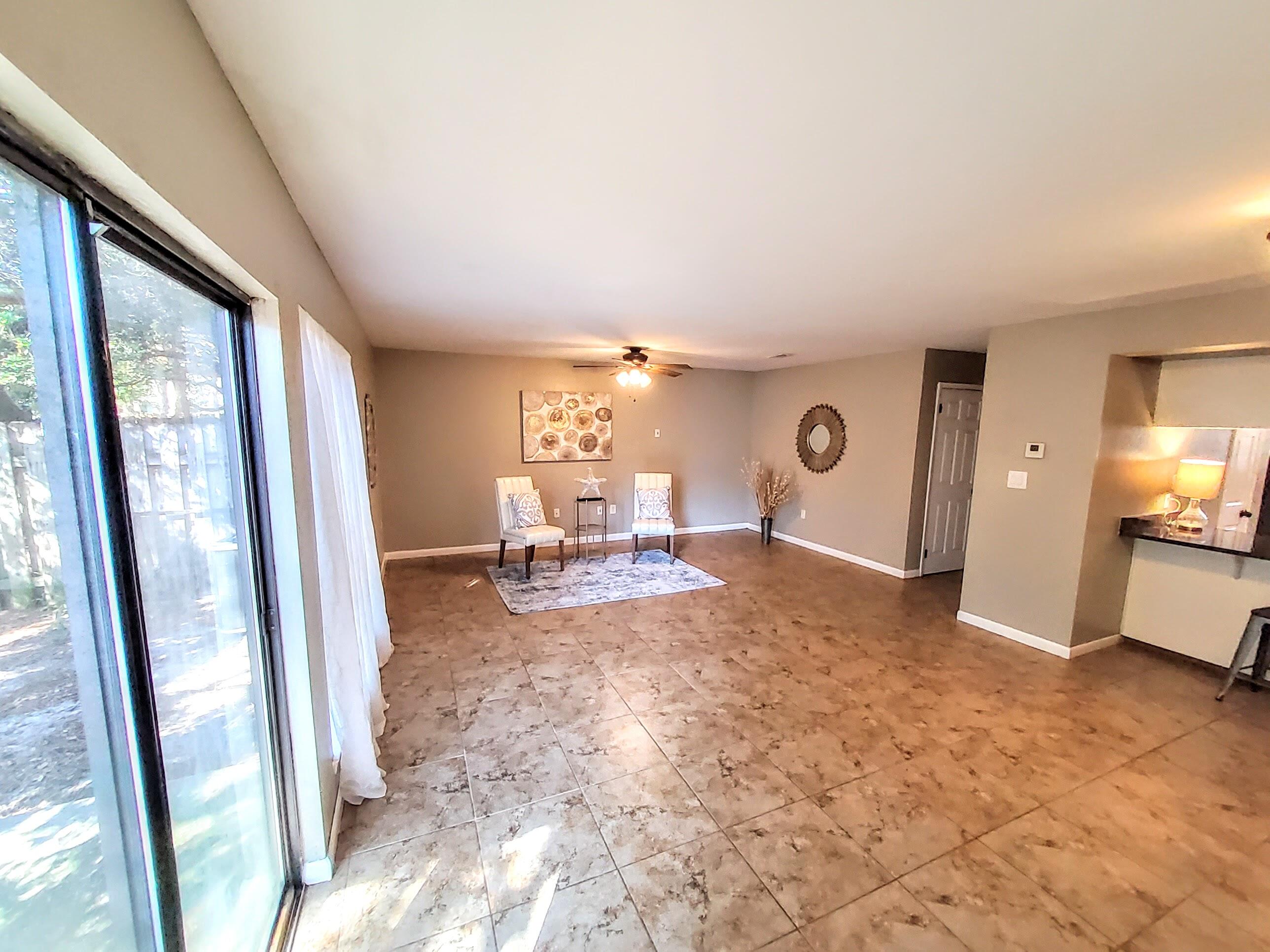 WHISPERING OAKS - Residential