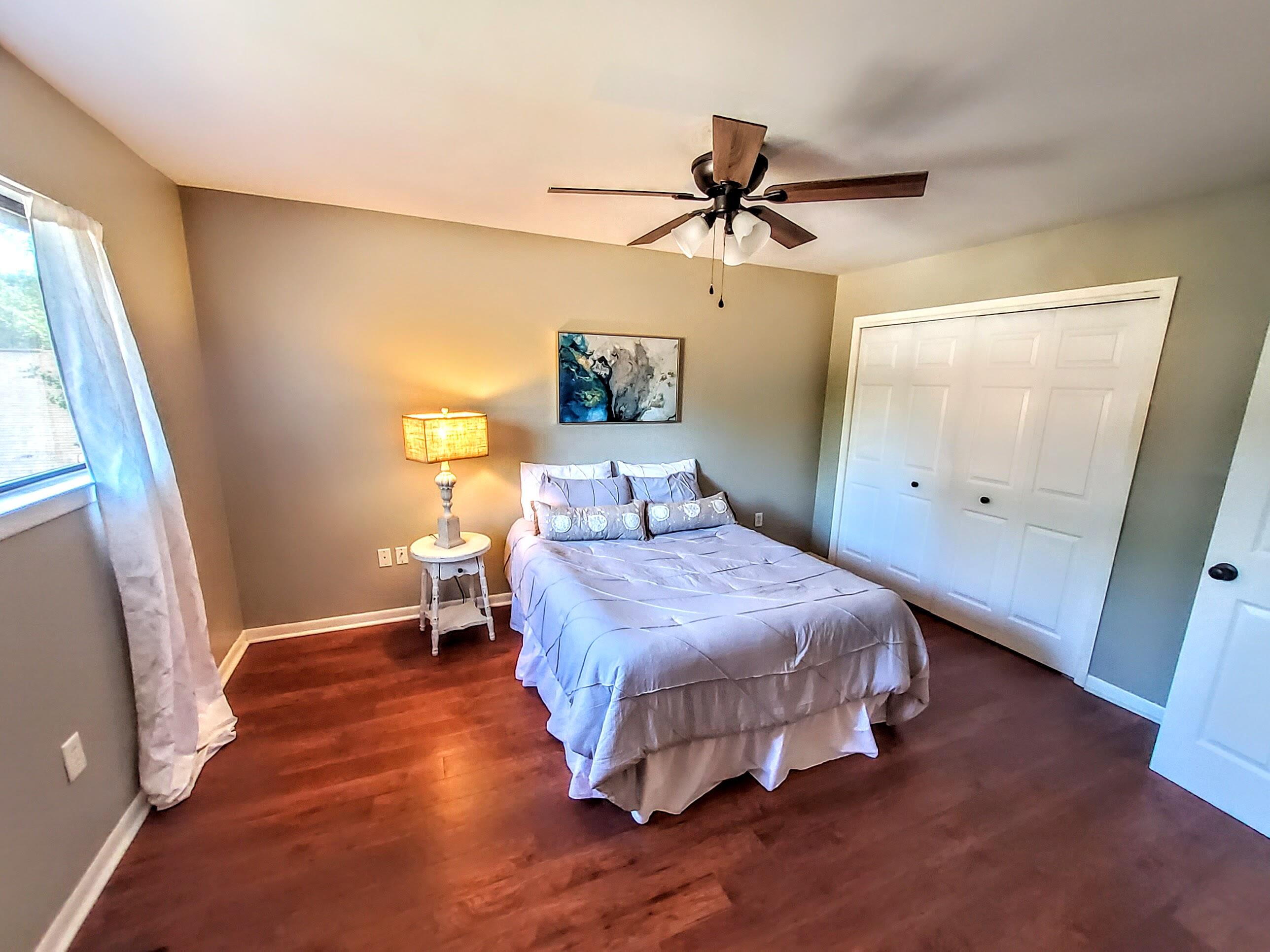 WHISPERING OAKS - Residential