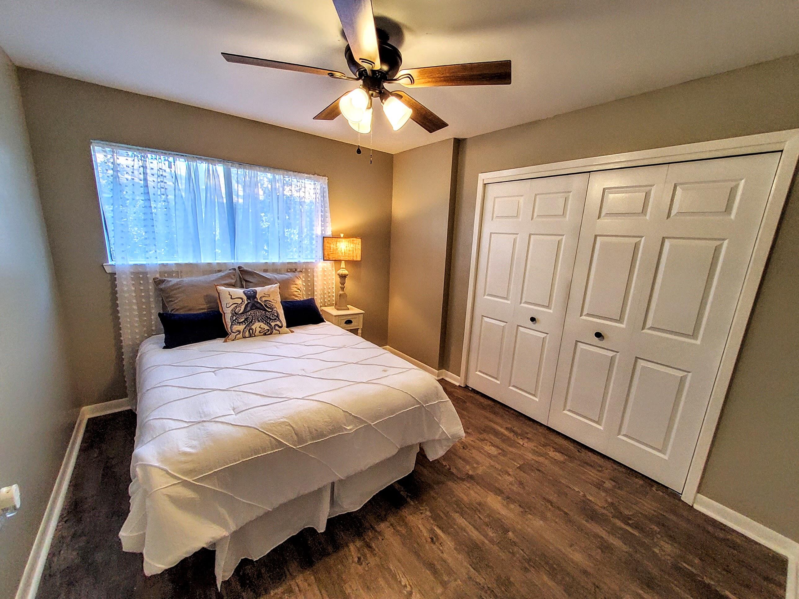 WHISPERING OAKS - Residential