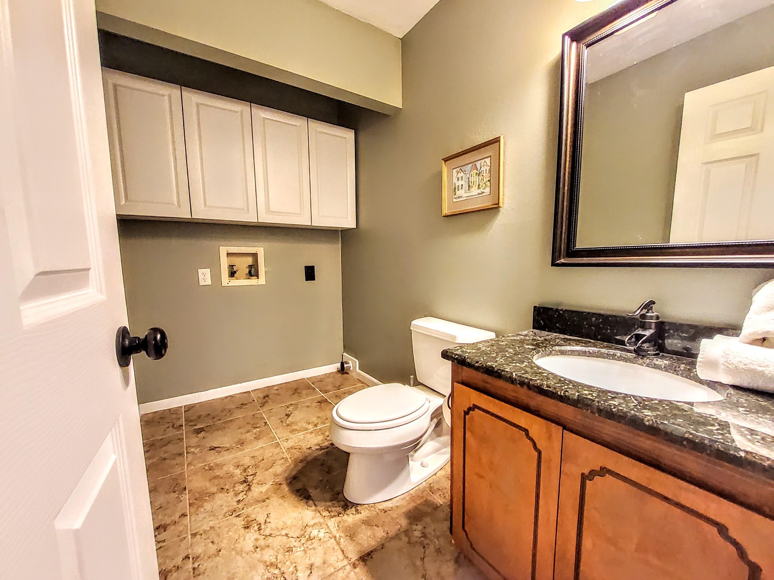 WHISPERING OAKS - Residential