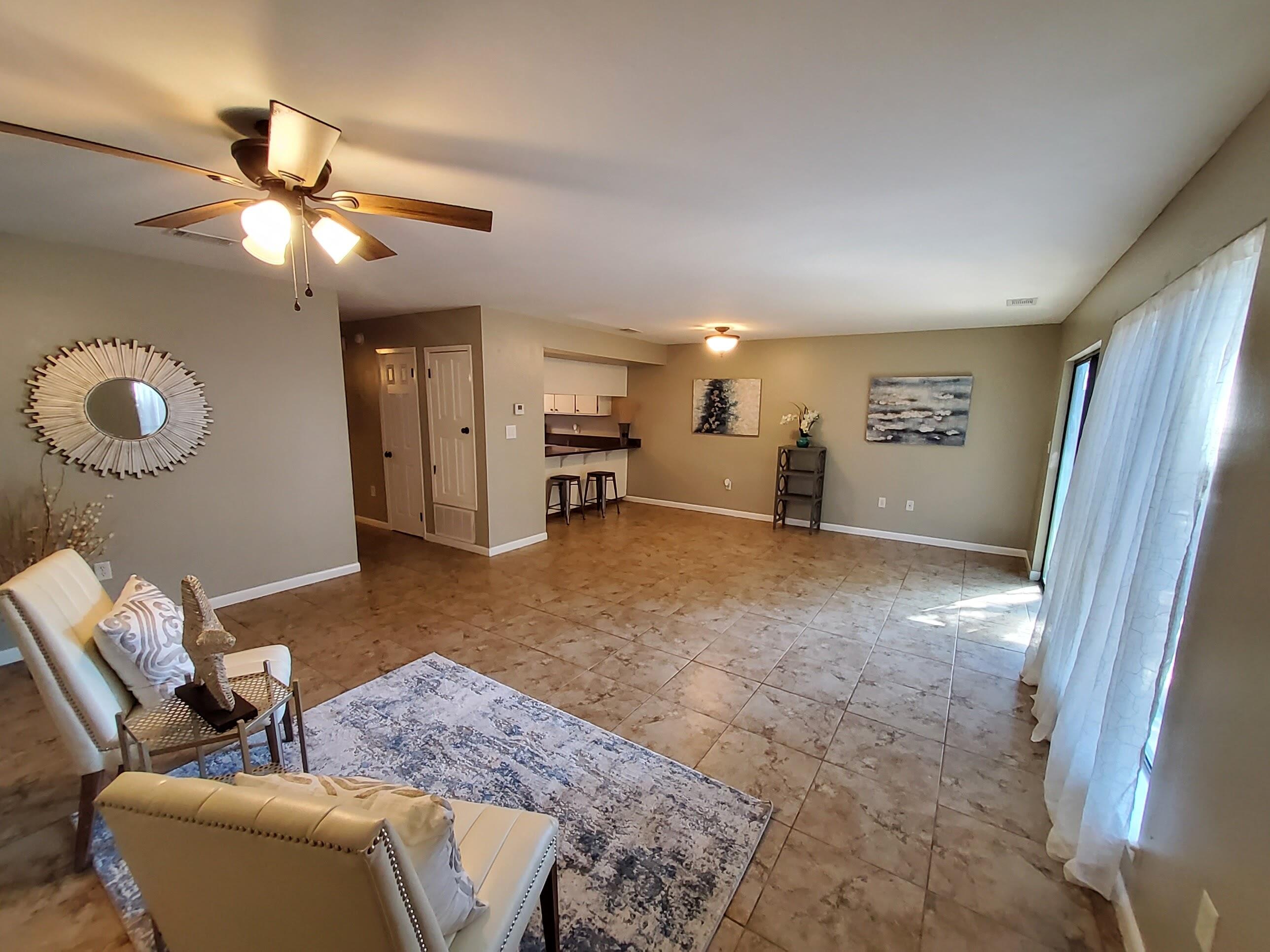 WHISPERING OAKS - Residential