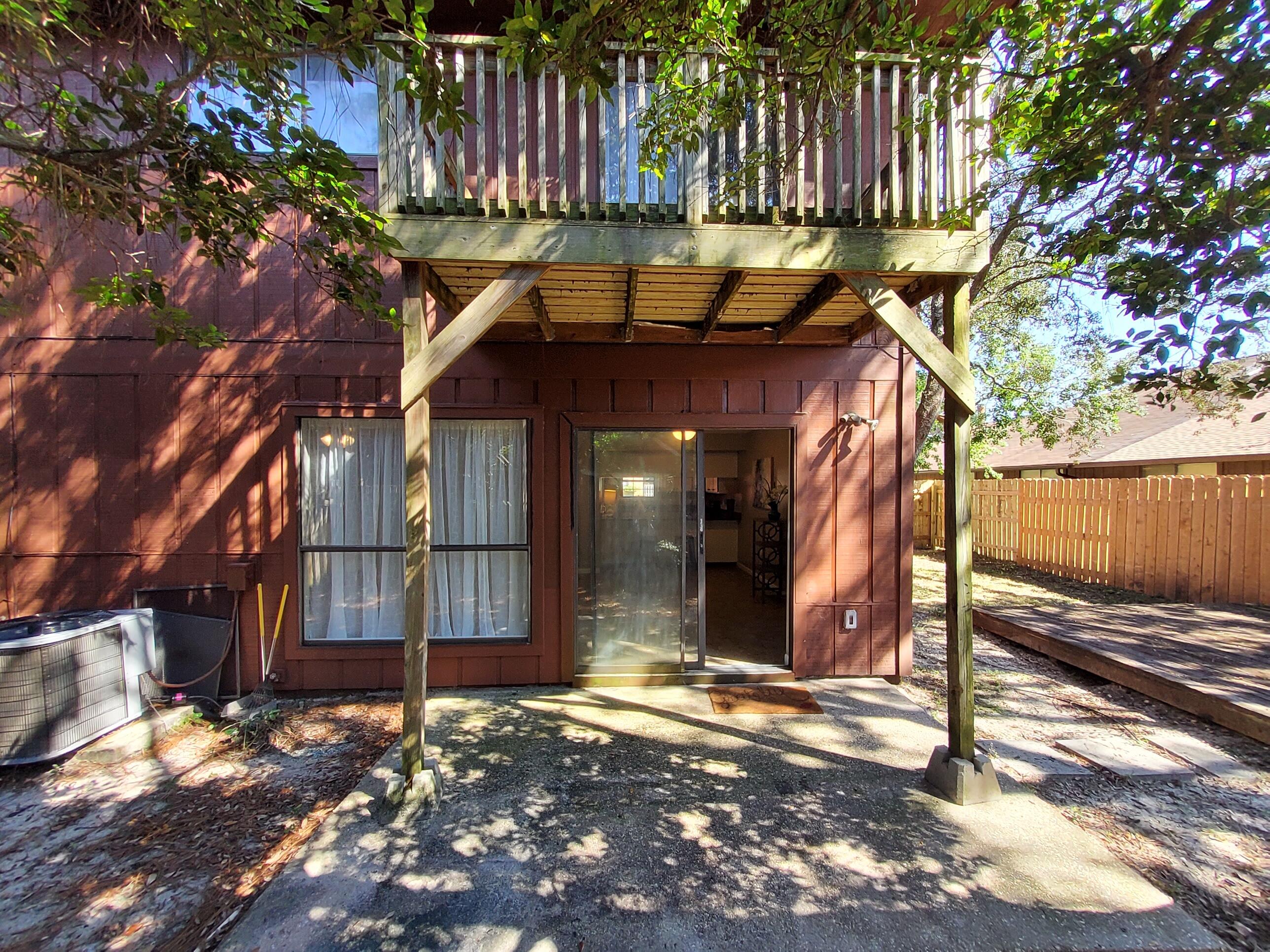 WHISPERING OAKS - Residential