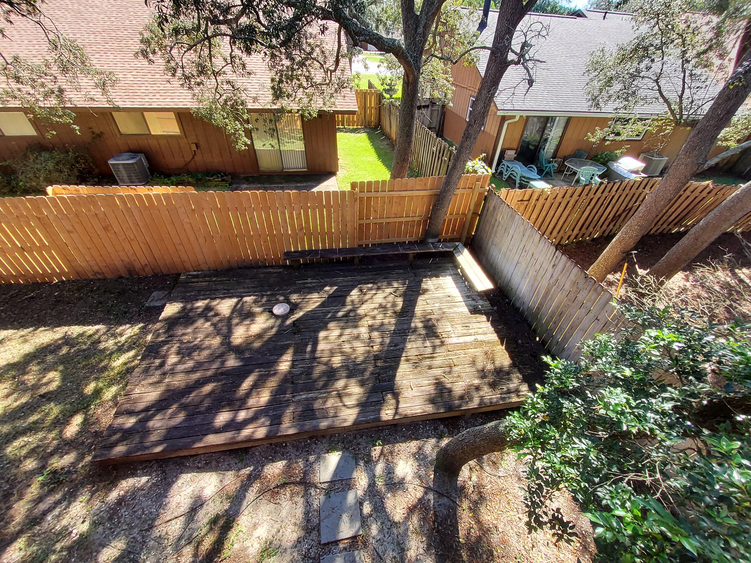 WHISPERING OAKS - Residential