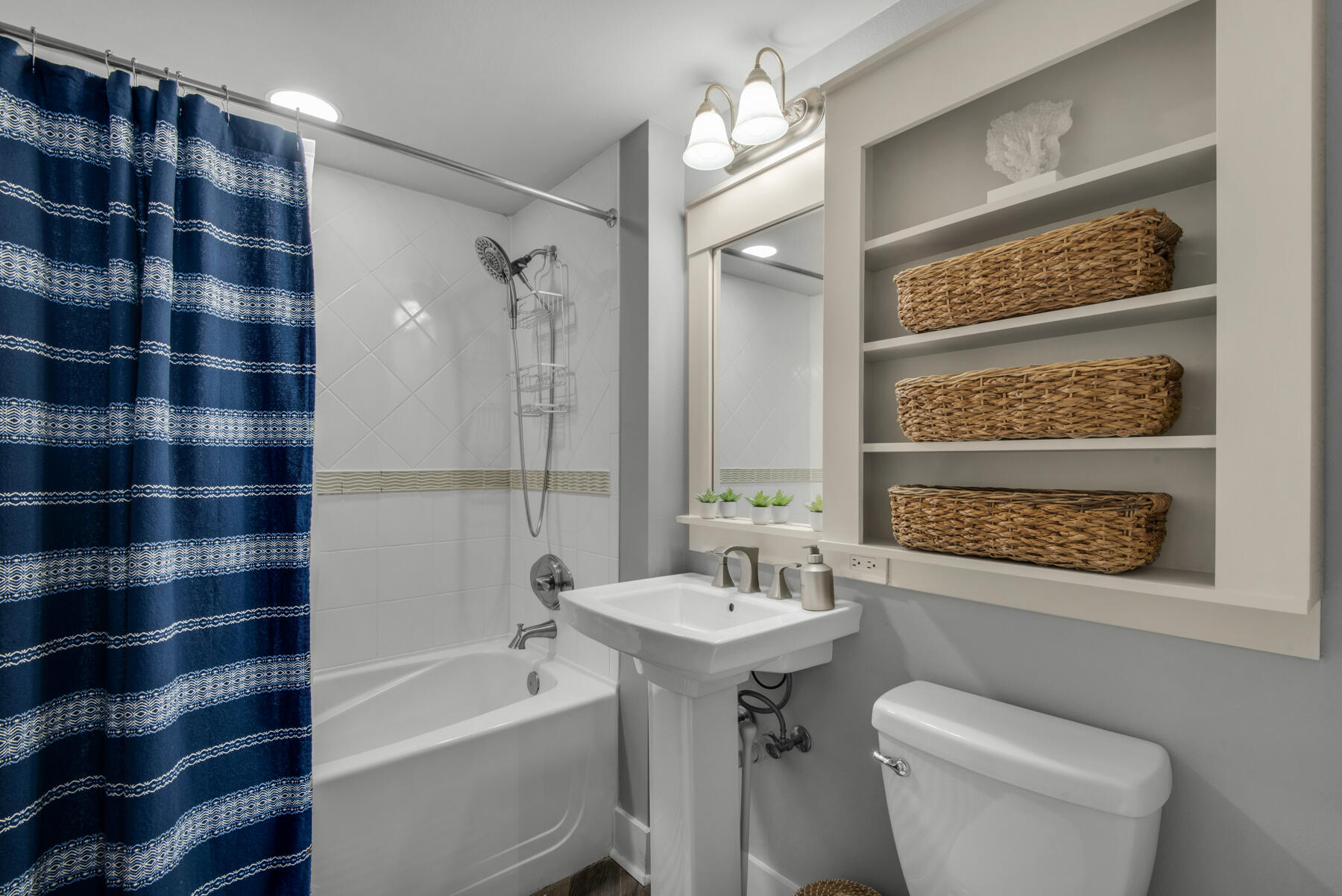 OBSERVATION POINT - Residential