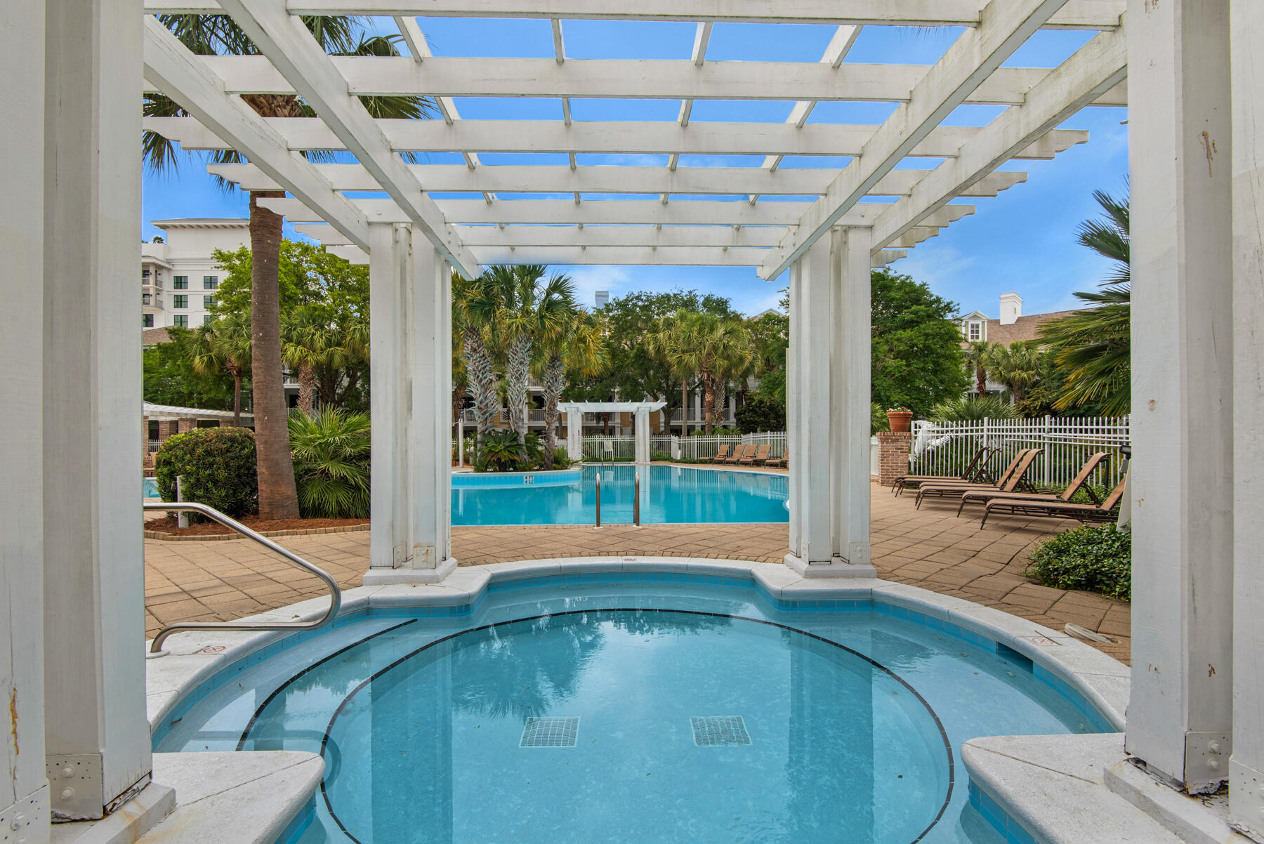 OBSERVATION POINT - Residential