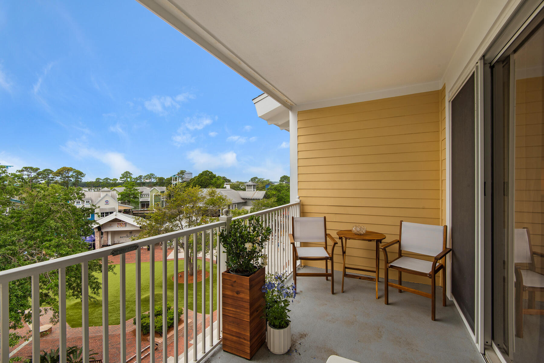 OBSERVATION POINT - Residential