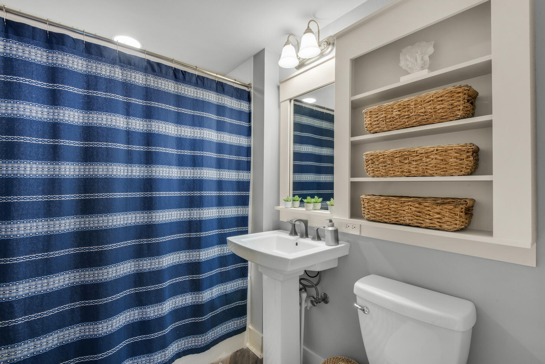 OBSERVATION POINT - Residential