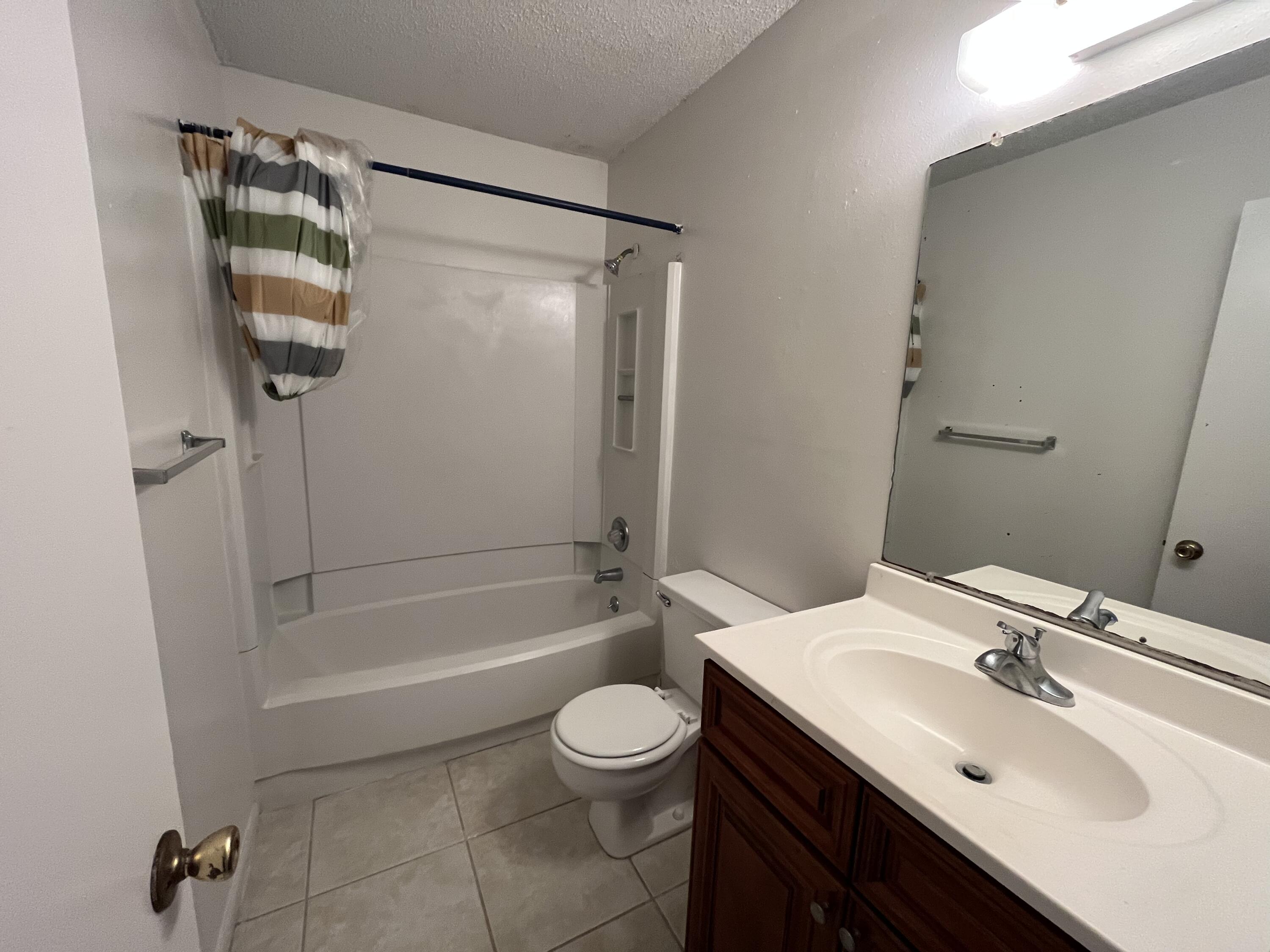 CLASSIC MANOR - Residential Lease