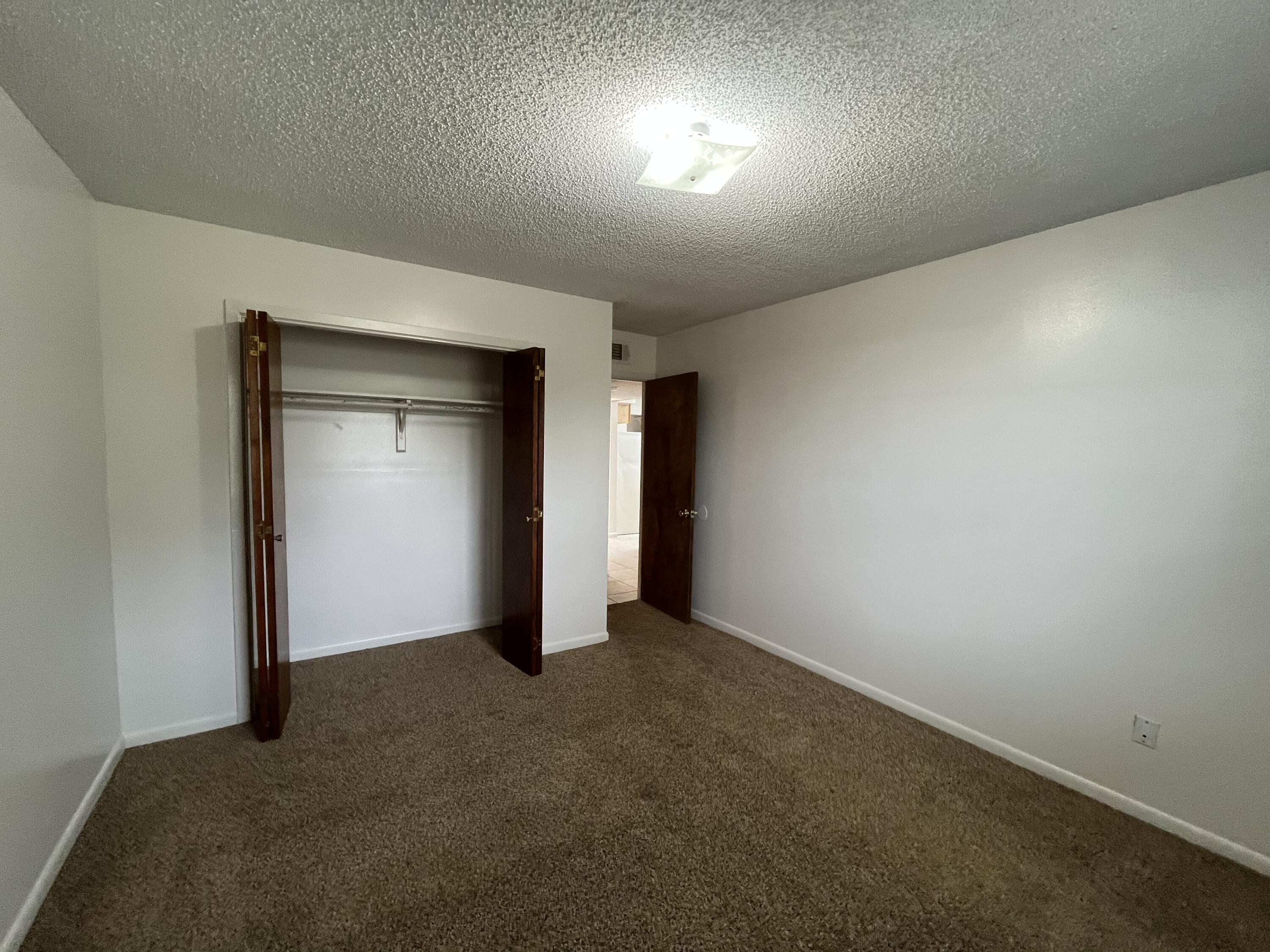 CLASSIC MANOR - Residential Lease