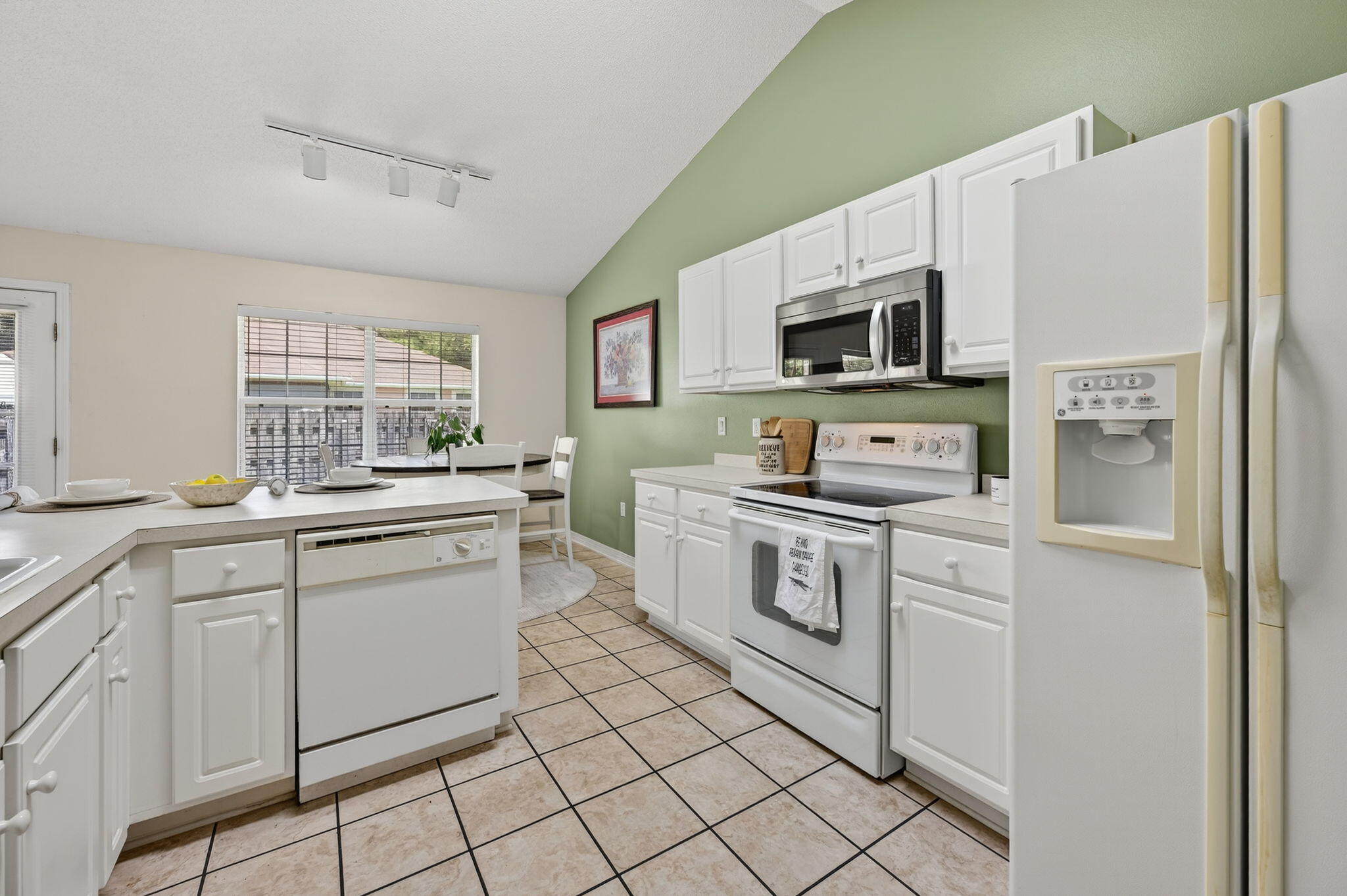 BAYSIDE PH 2 - Residential