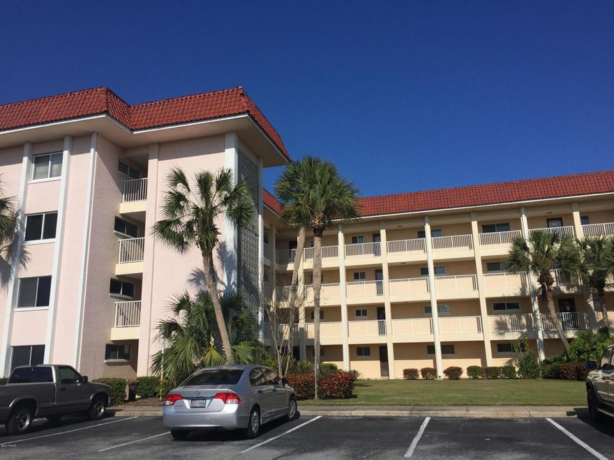 2 bedroom 2 bathroom condo on golf course