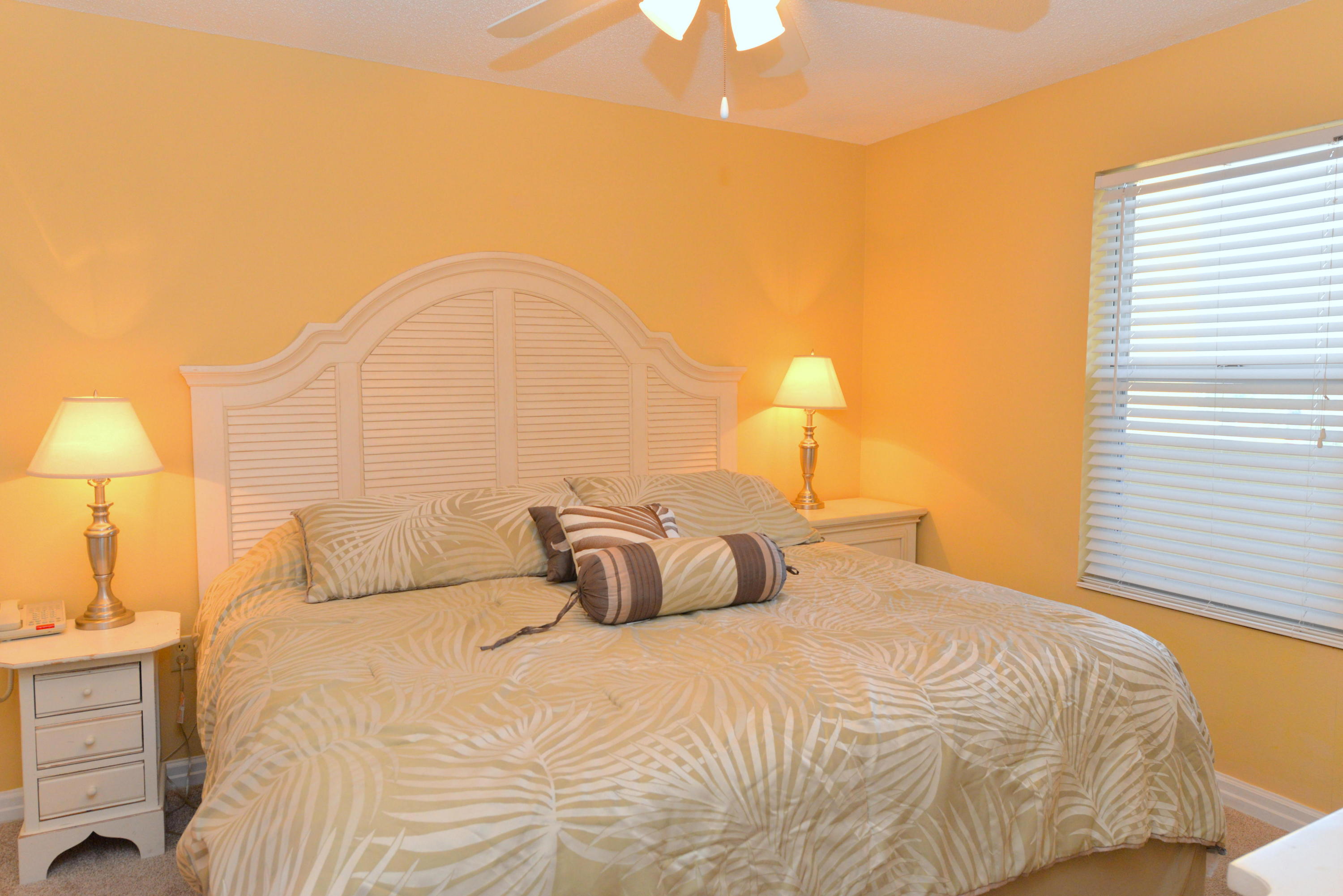 PELICAN BEACH RESORT - Residential