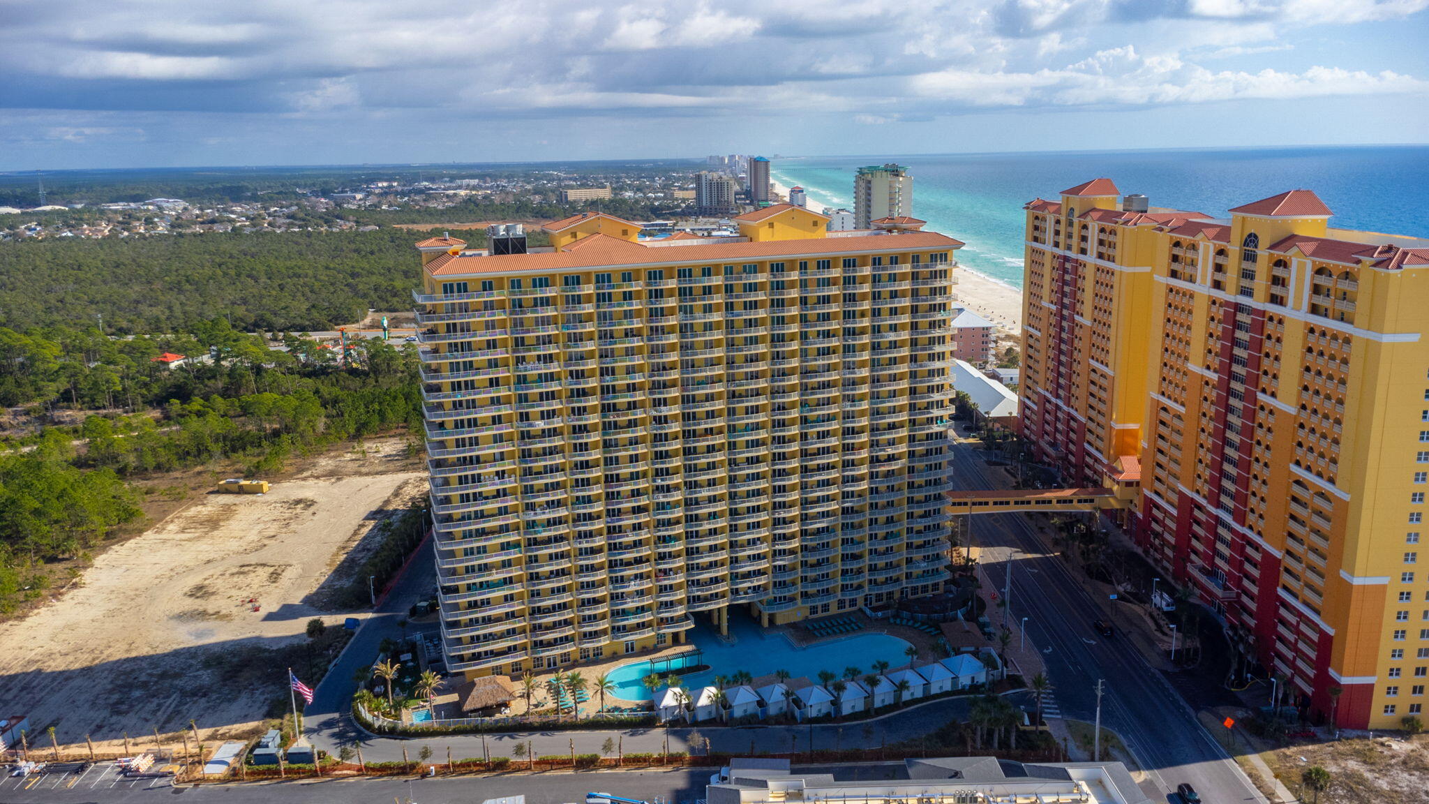 CALYPSO TOWERS III - Residential