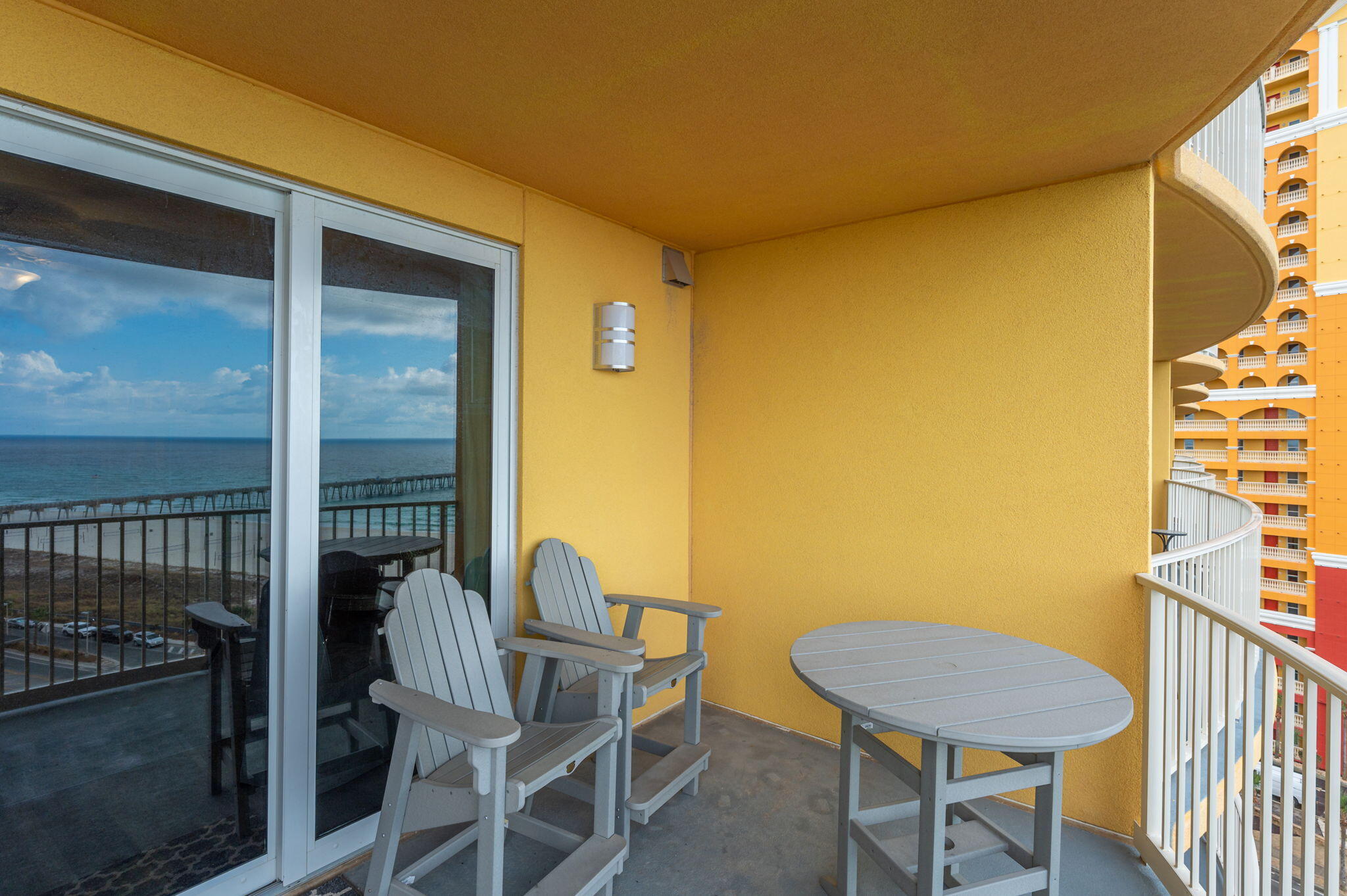 CALYPSO TOWERS III - Residential