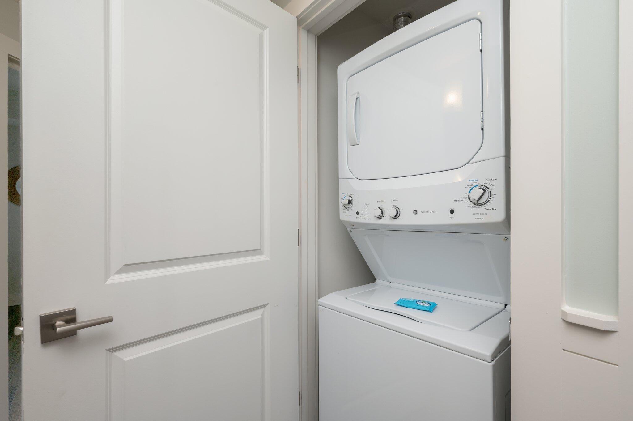 CALYPSO TOWERS III - Residential